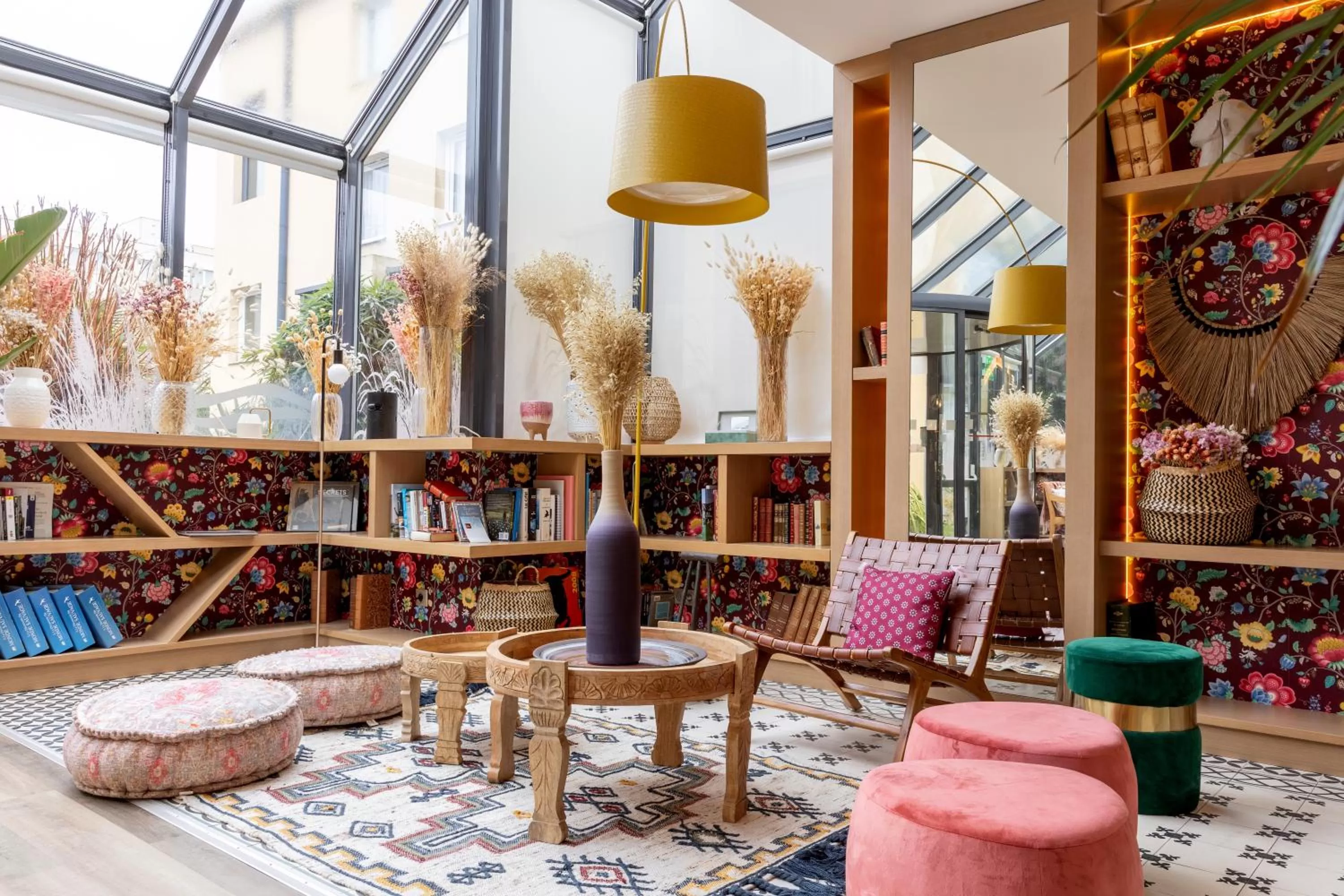 Lobby or reception in Aiden by Best Western Paris Roissy CDG