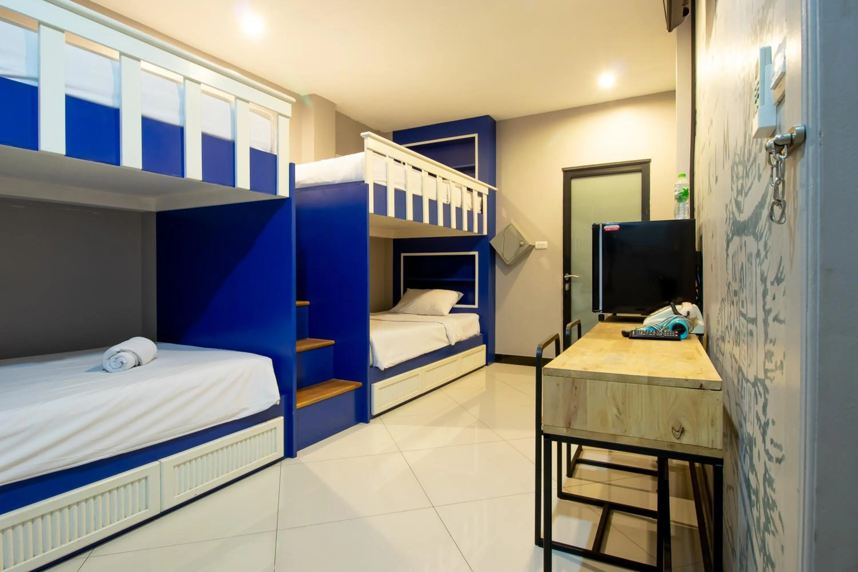 bunk bed, Bed in The Secret Service