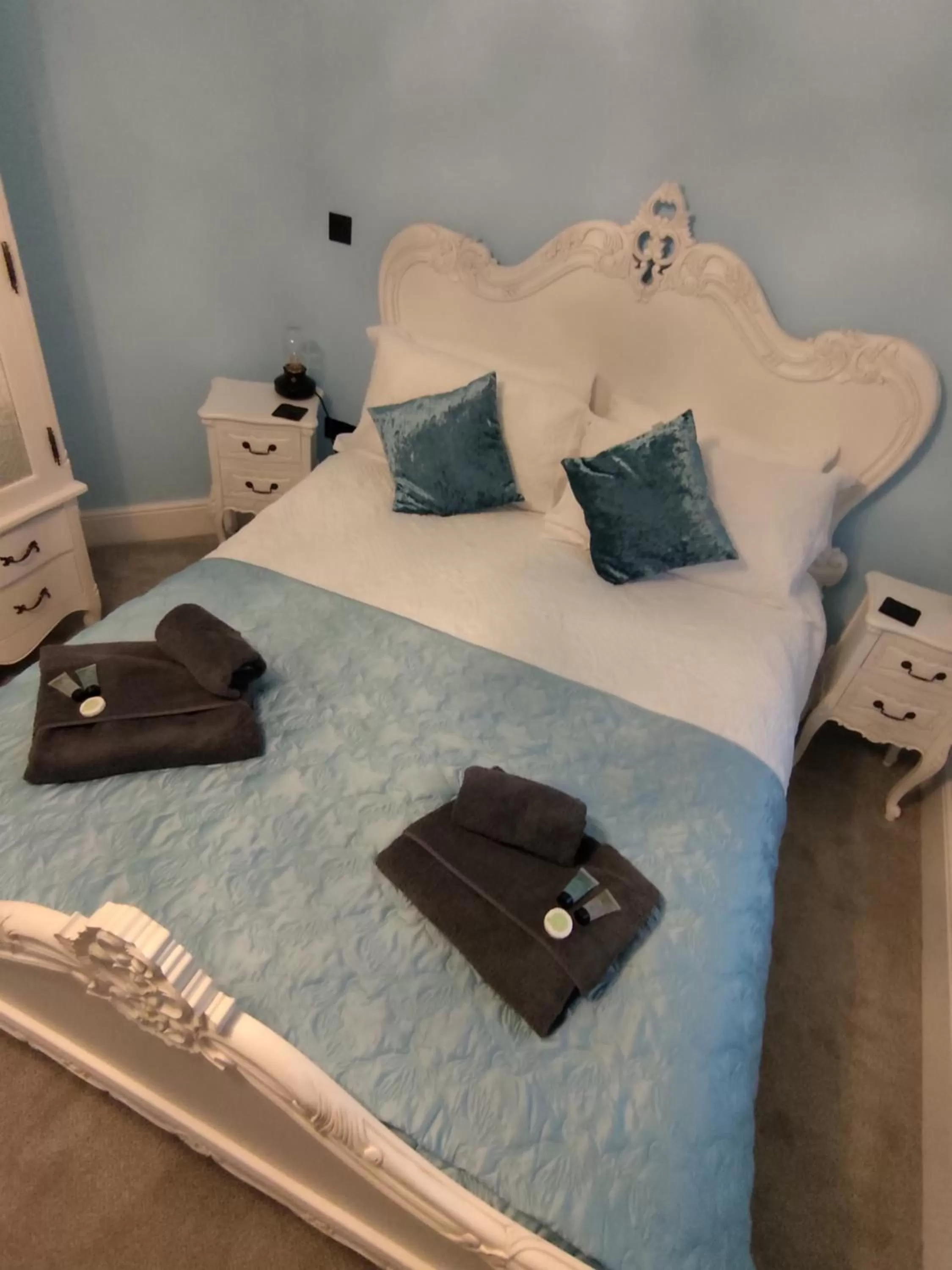 Bed in East Dart Inn