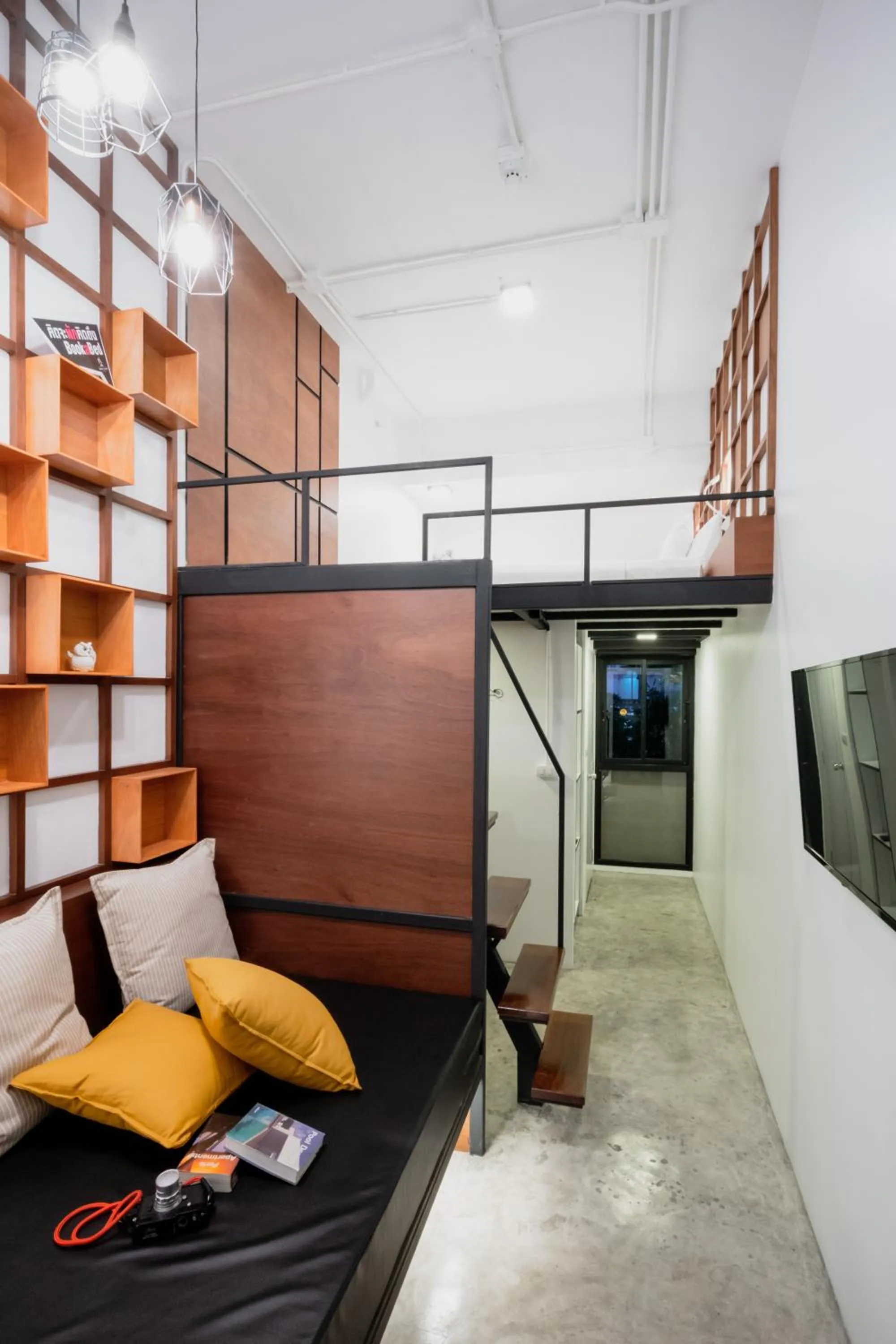 TV and multimedia in Book a Bed Poshtel - SHA Plus