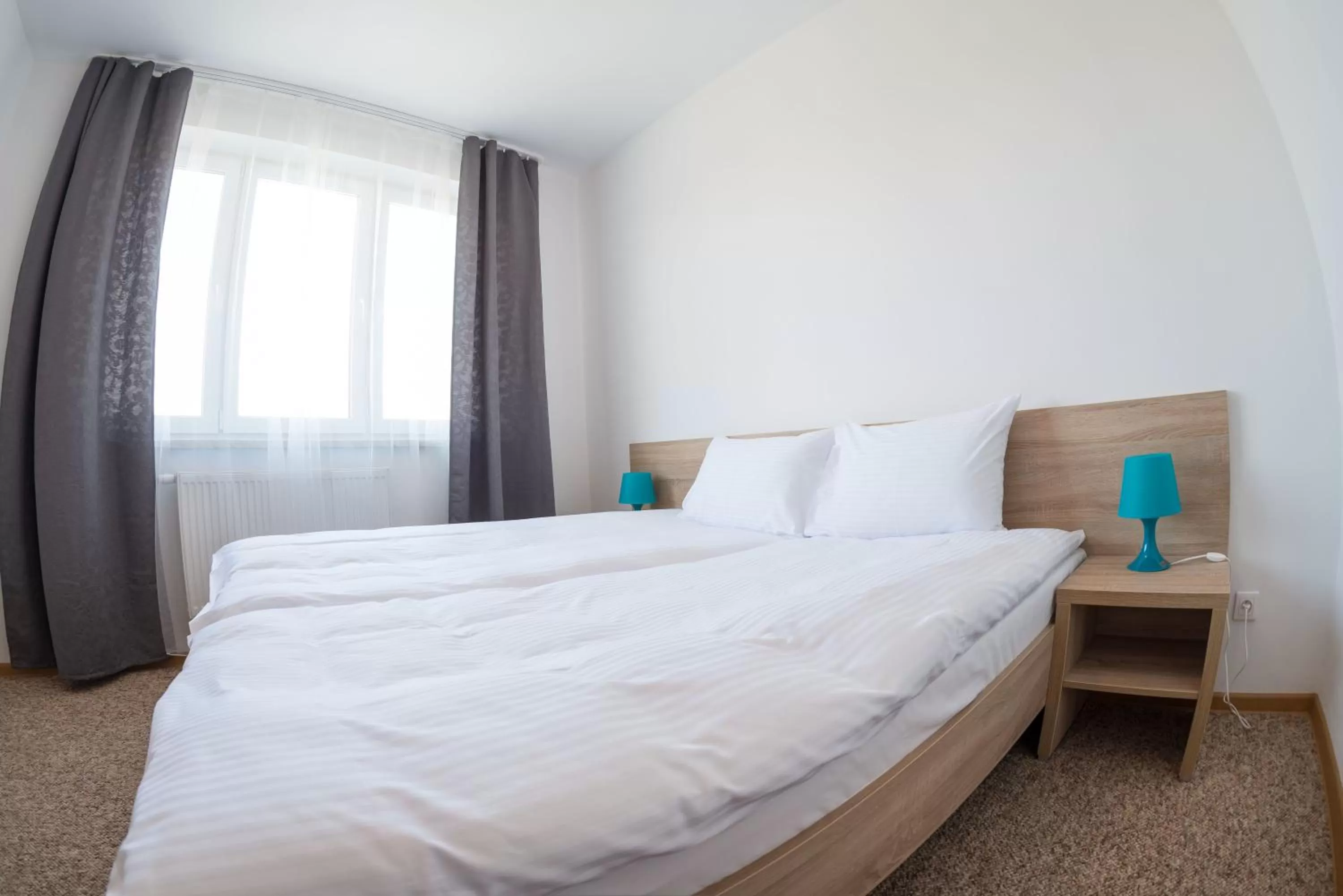 Photo of the whole room, Bed in Patra