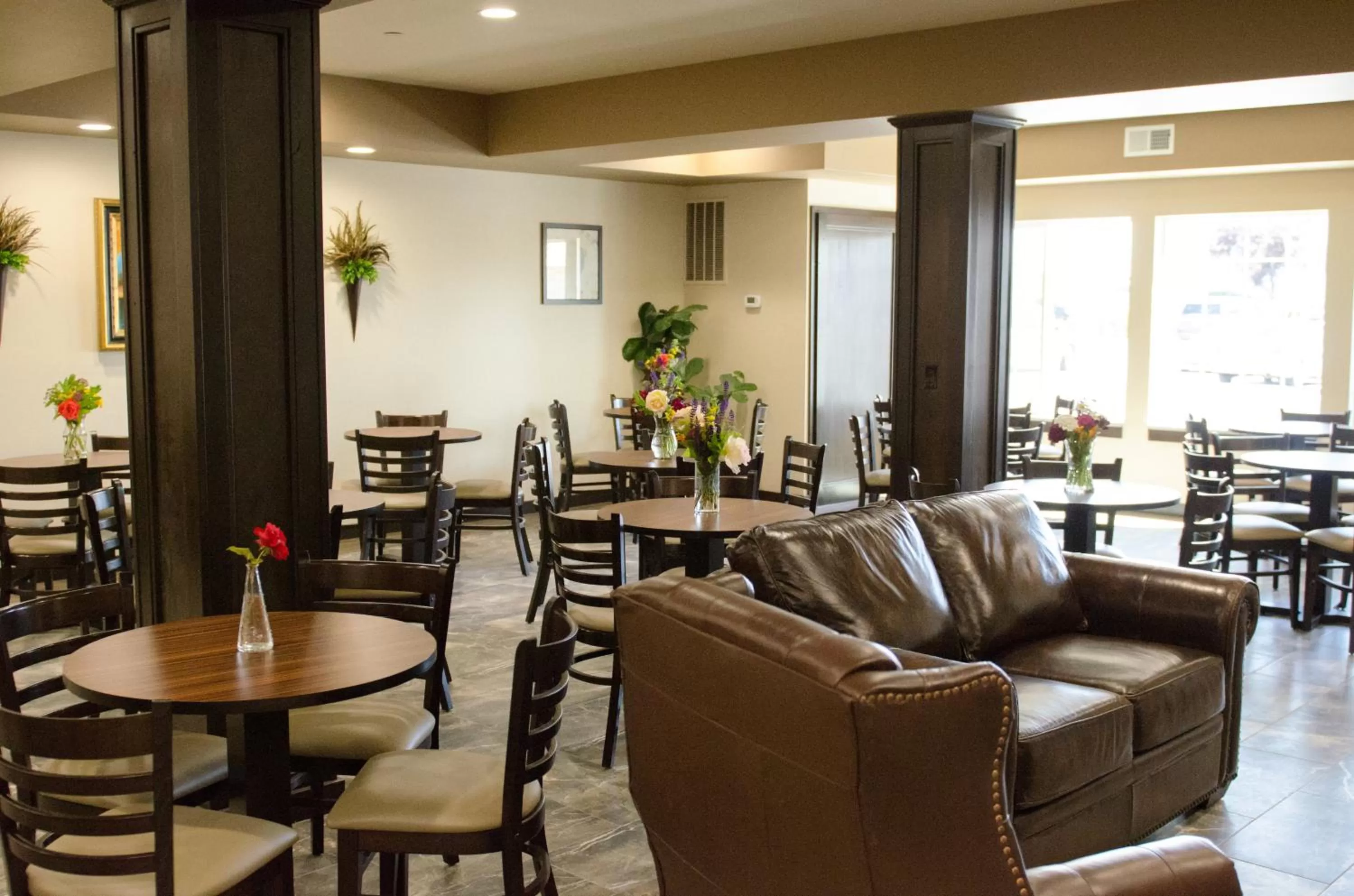 Restaurant/places to eat in Inn at Moses Lake