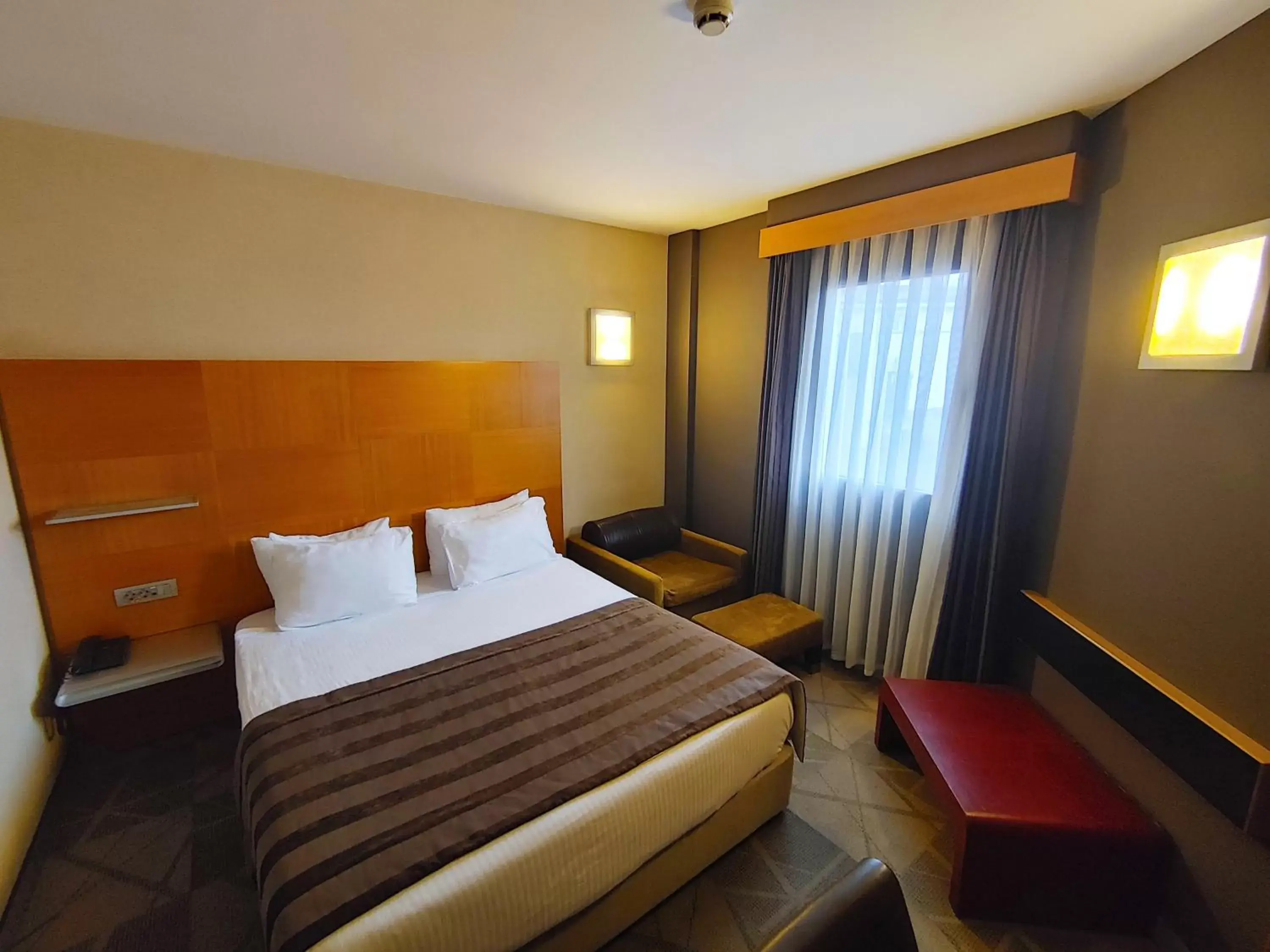 Standard Double or Twin Room in Point Hotel Taksim Standard Double or Twin Room in Point Hotel Taksim