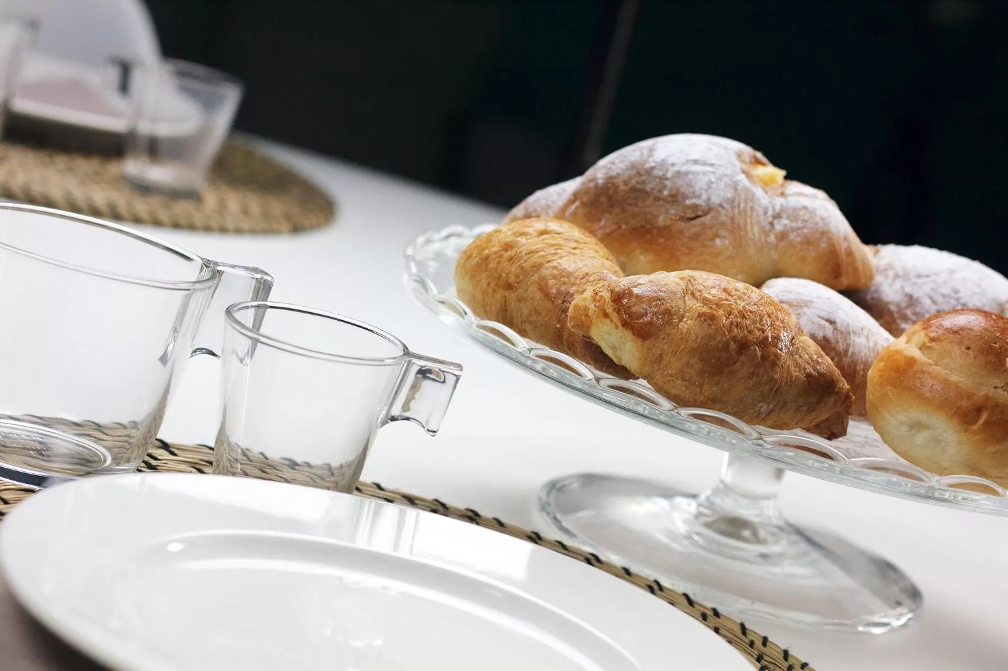 Breakfast in B&Bari, via Cairoli - guesthouse Le Case di Aurelia
