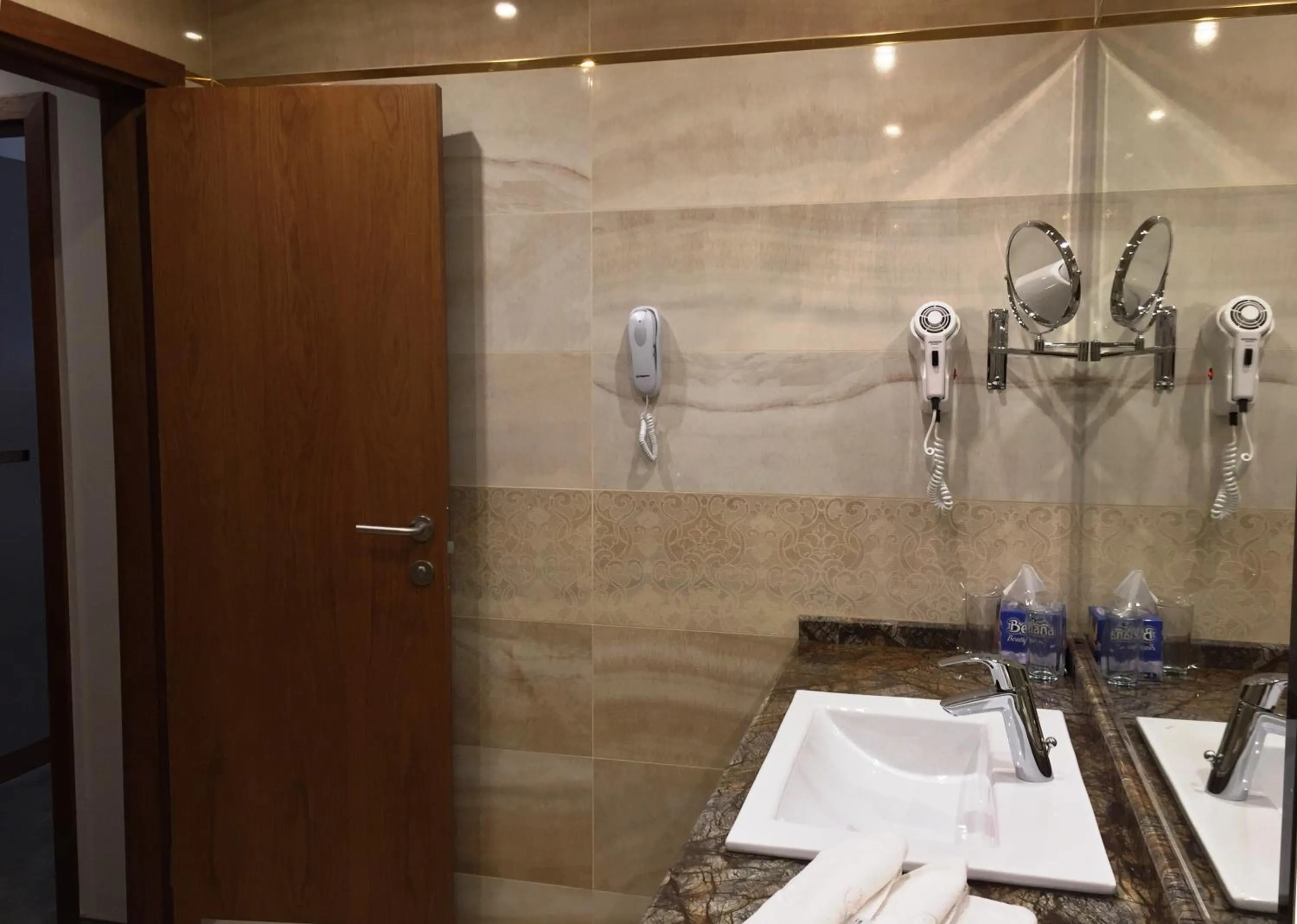 Bathroom in Hotel Golden Tulip Varna