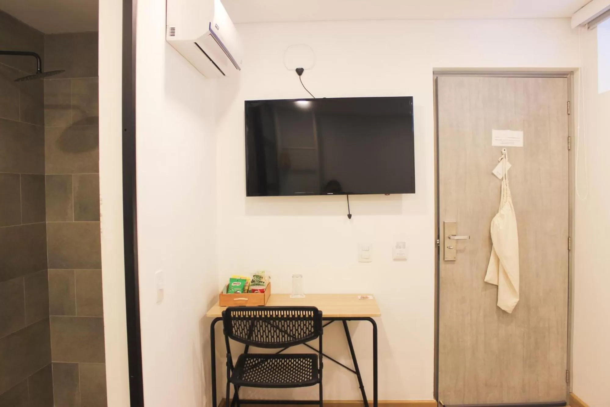 TV/Entertainment Center in 574 Hotel