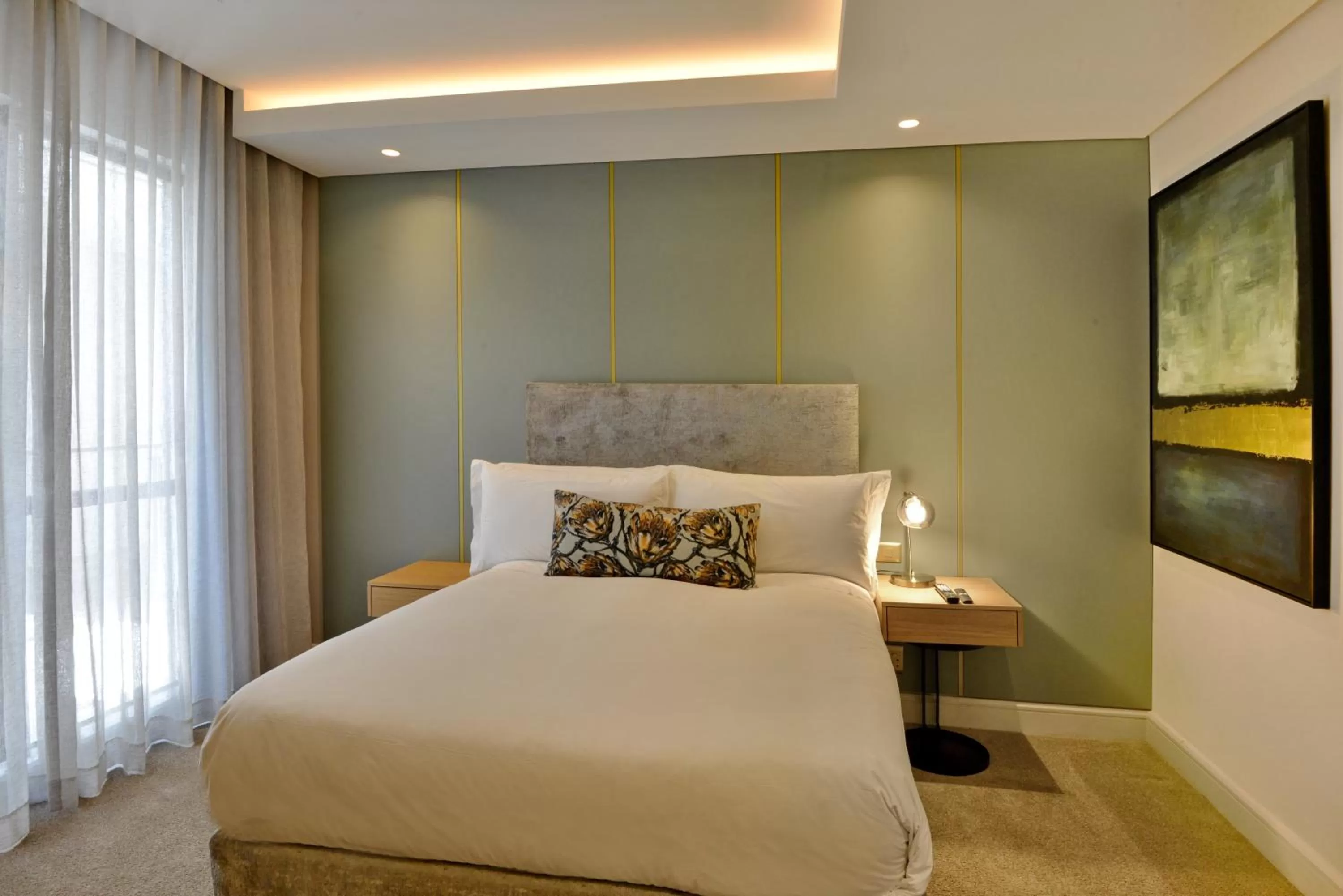 Bed in The Houghton Hotel, Spa, Wellness & Golf