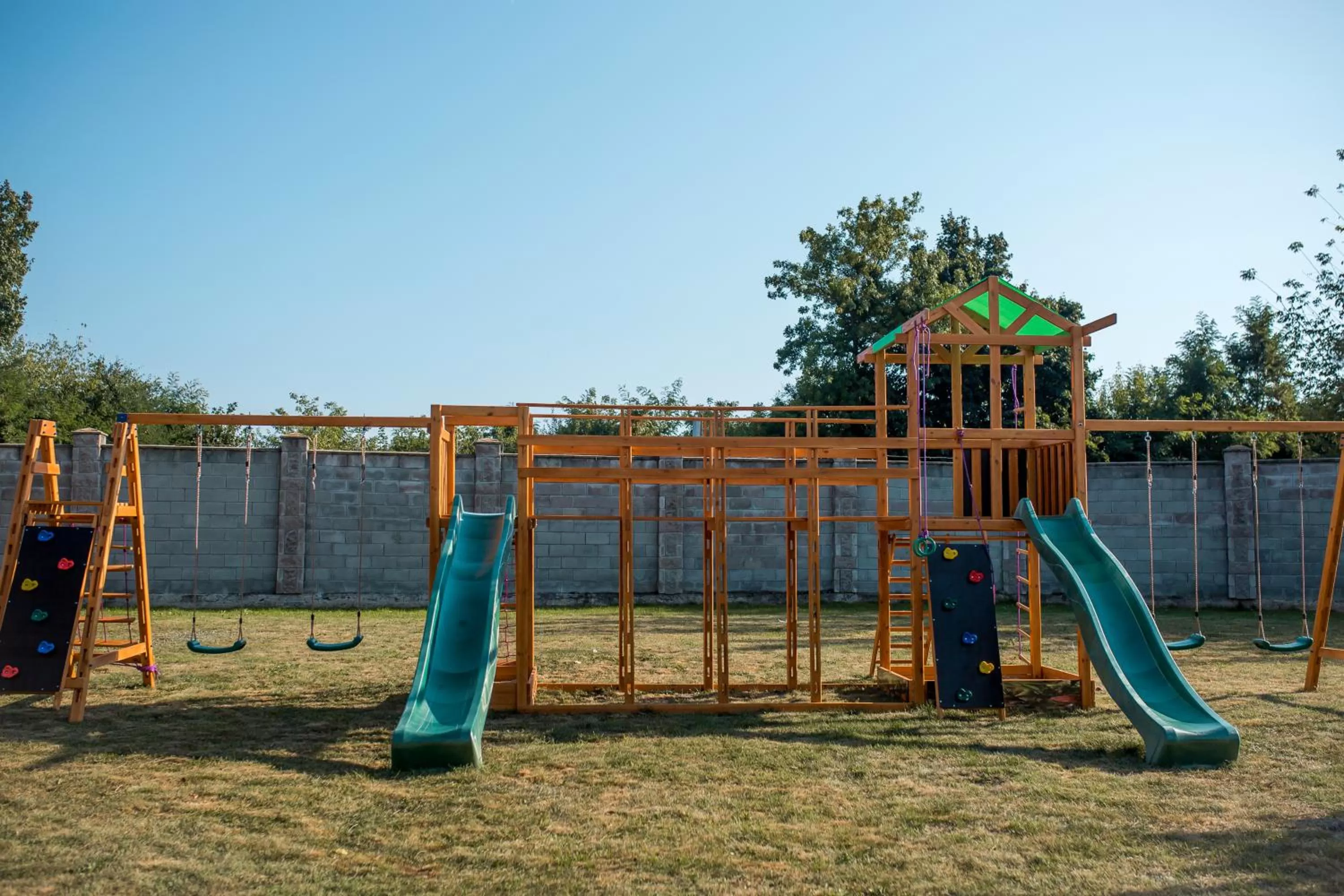 Property building, Children's Play Area in Fermerska Hata