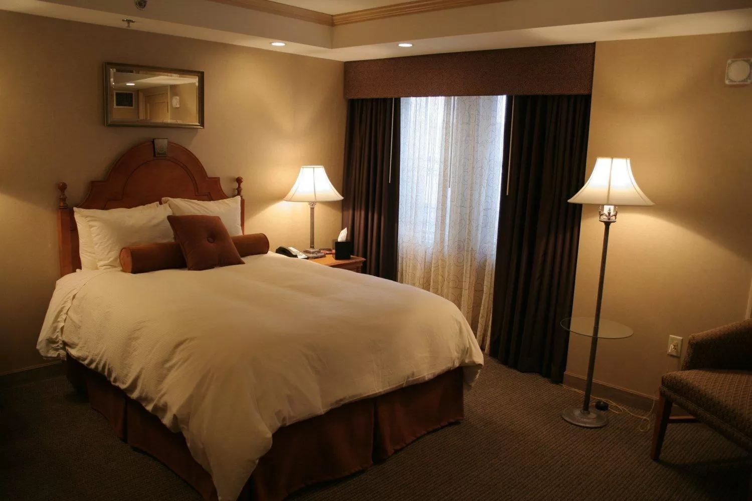 Bedroom, Bed in Ambassador Hotel Milwaukee, Trademark Collection by Wyndham