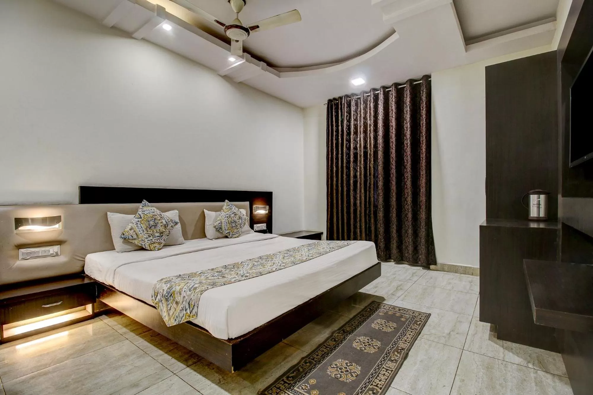 Bed in FabHotel CSFC Near Bhopal Railway Station