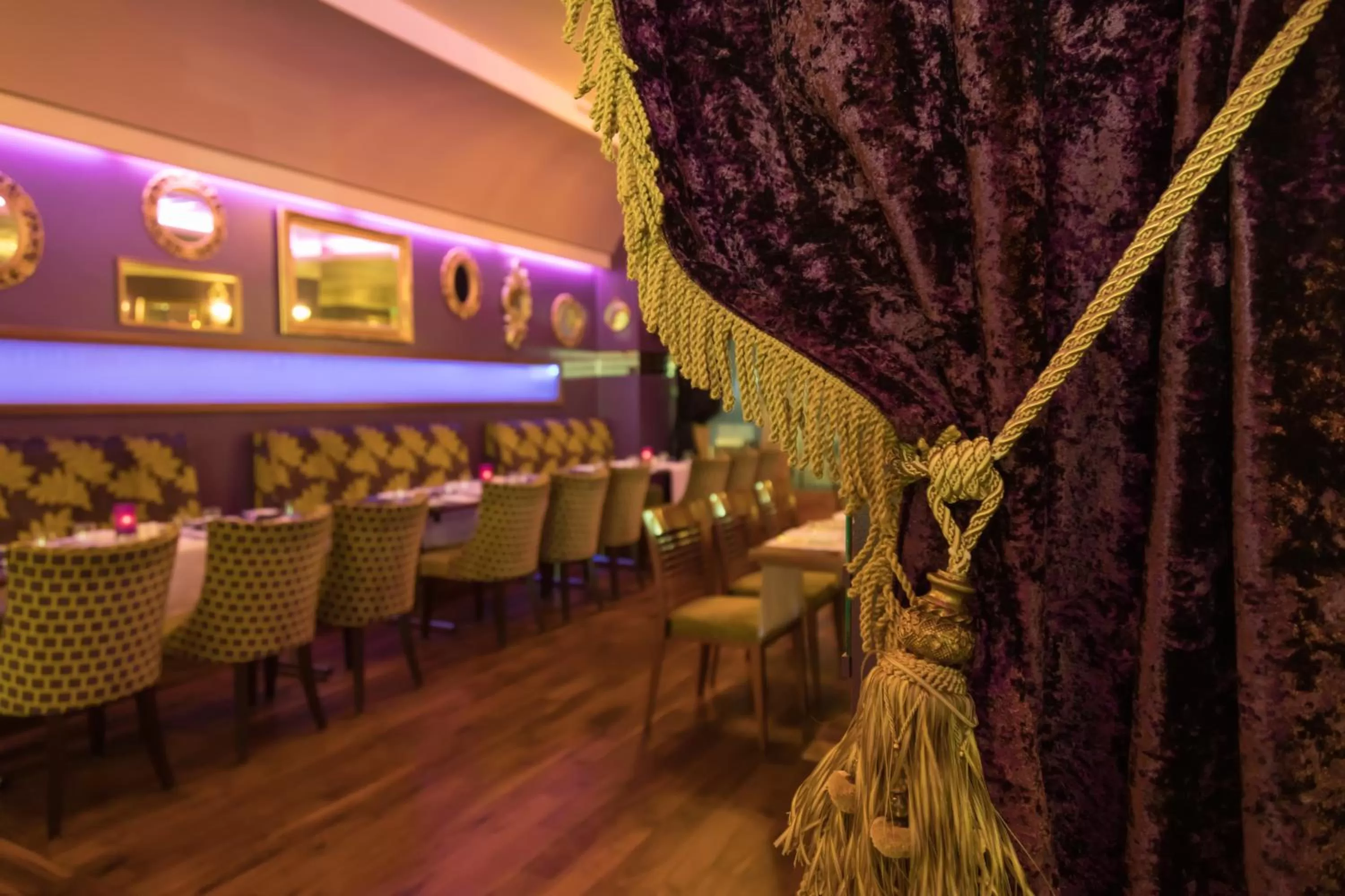 Restaurant/places to eat in Raheen Woods Hotel