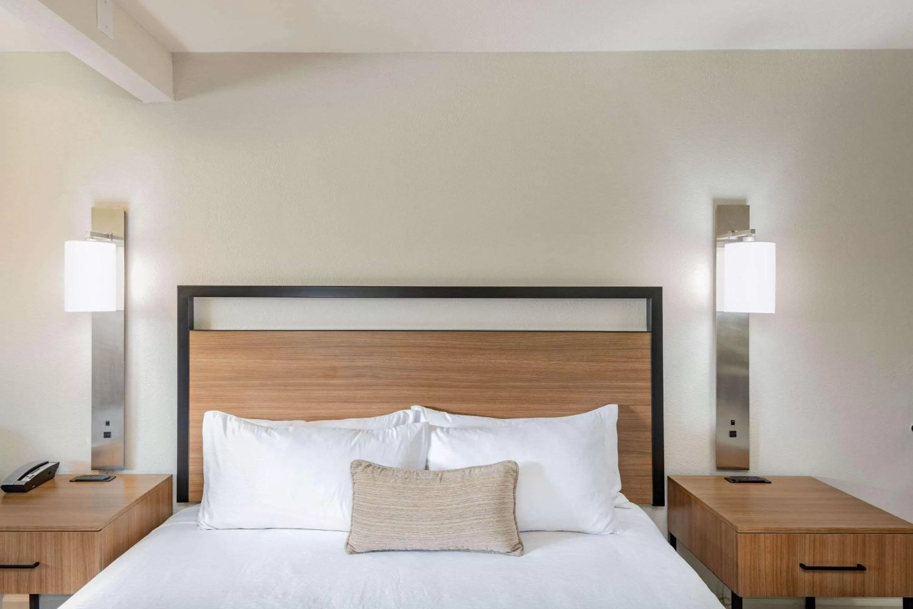 Photo of the whole room in Wyndham Garden San Diego