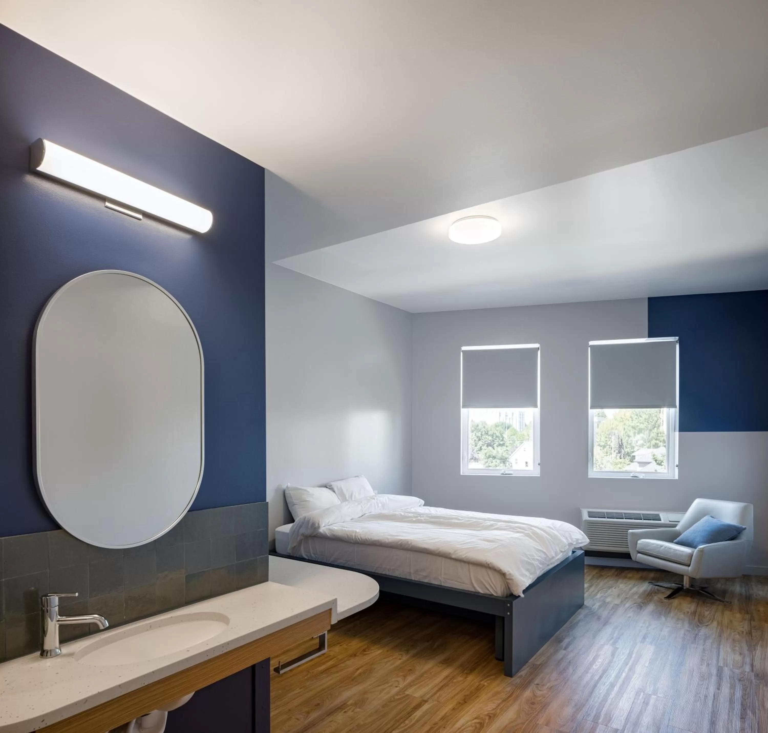 Quiet street view, Bed in Lolo Pass