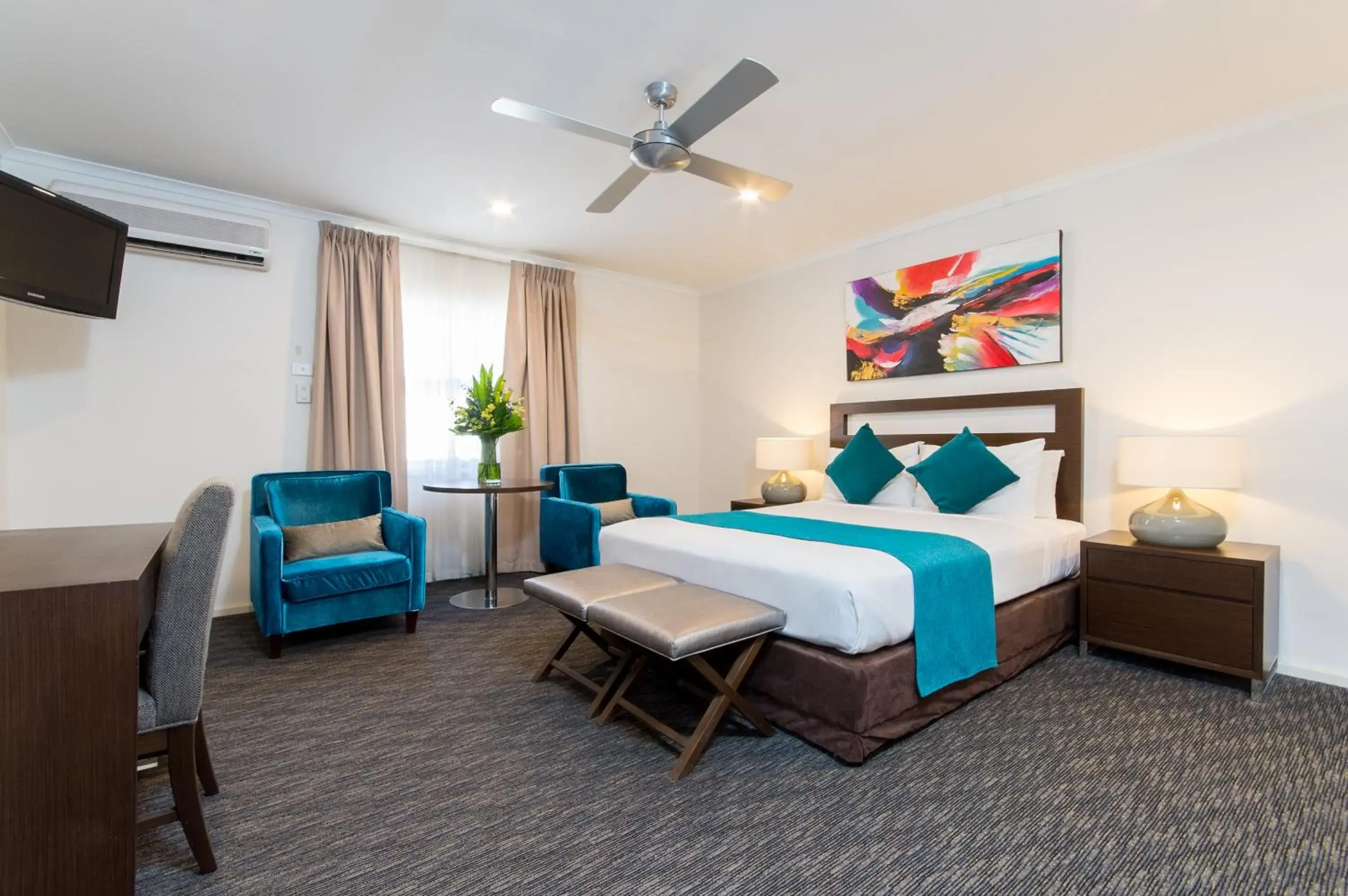 Superior Queen Room in Adelaide Royal Coach Superior Queen Room in Adelaide Royal Coach