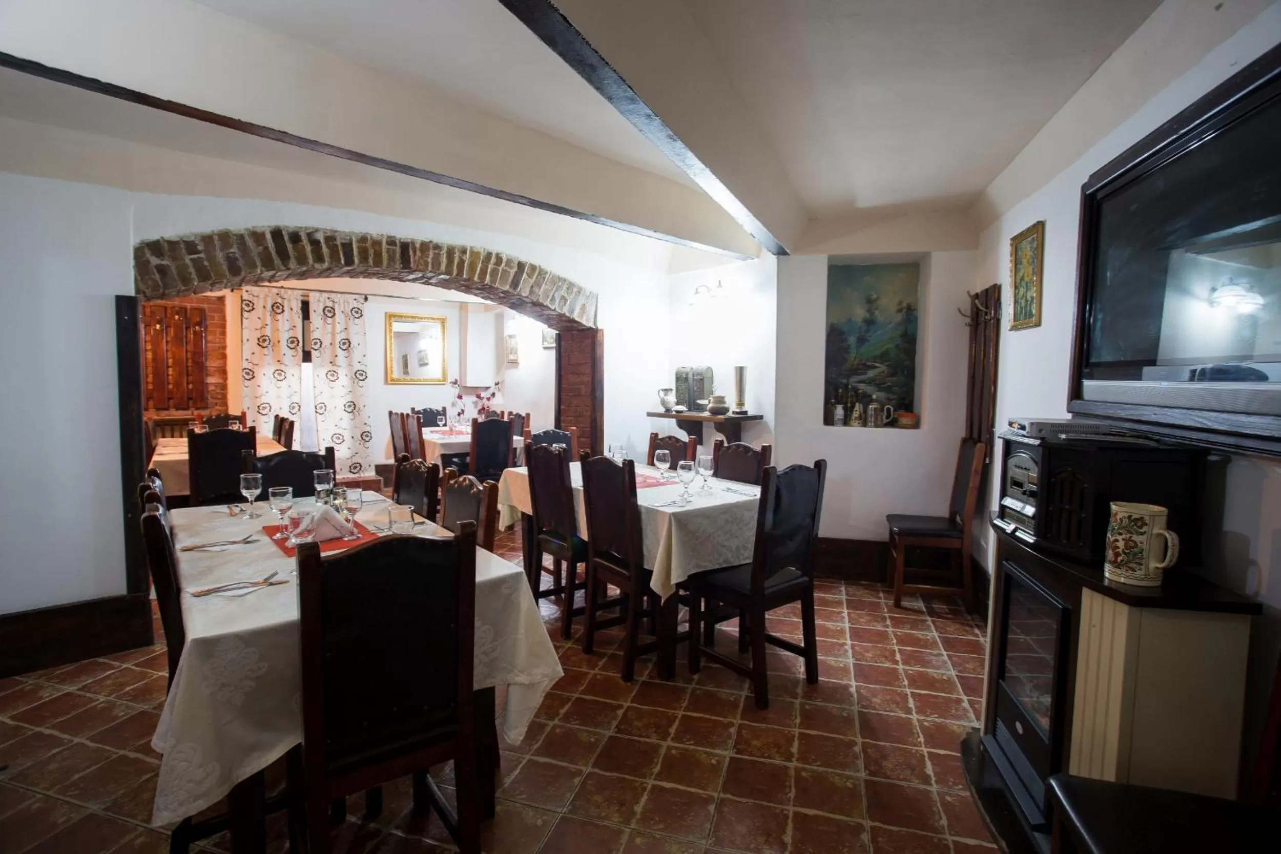 Restaurant/Places to Eat in Cazare Turn Sebes