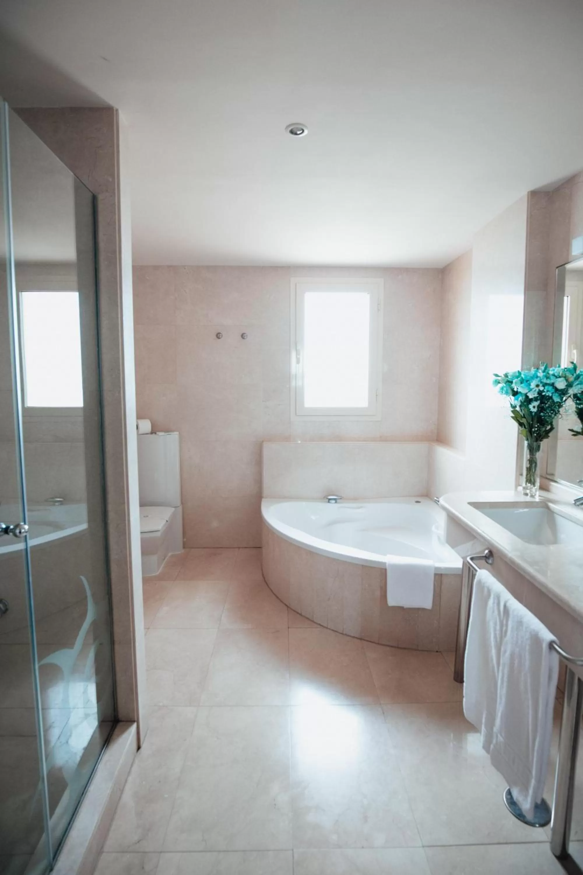 Bathroom, Bed in Poseidon La Manga Hotel & Spa - Designed for Adults