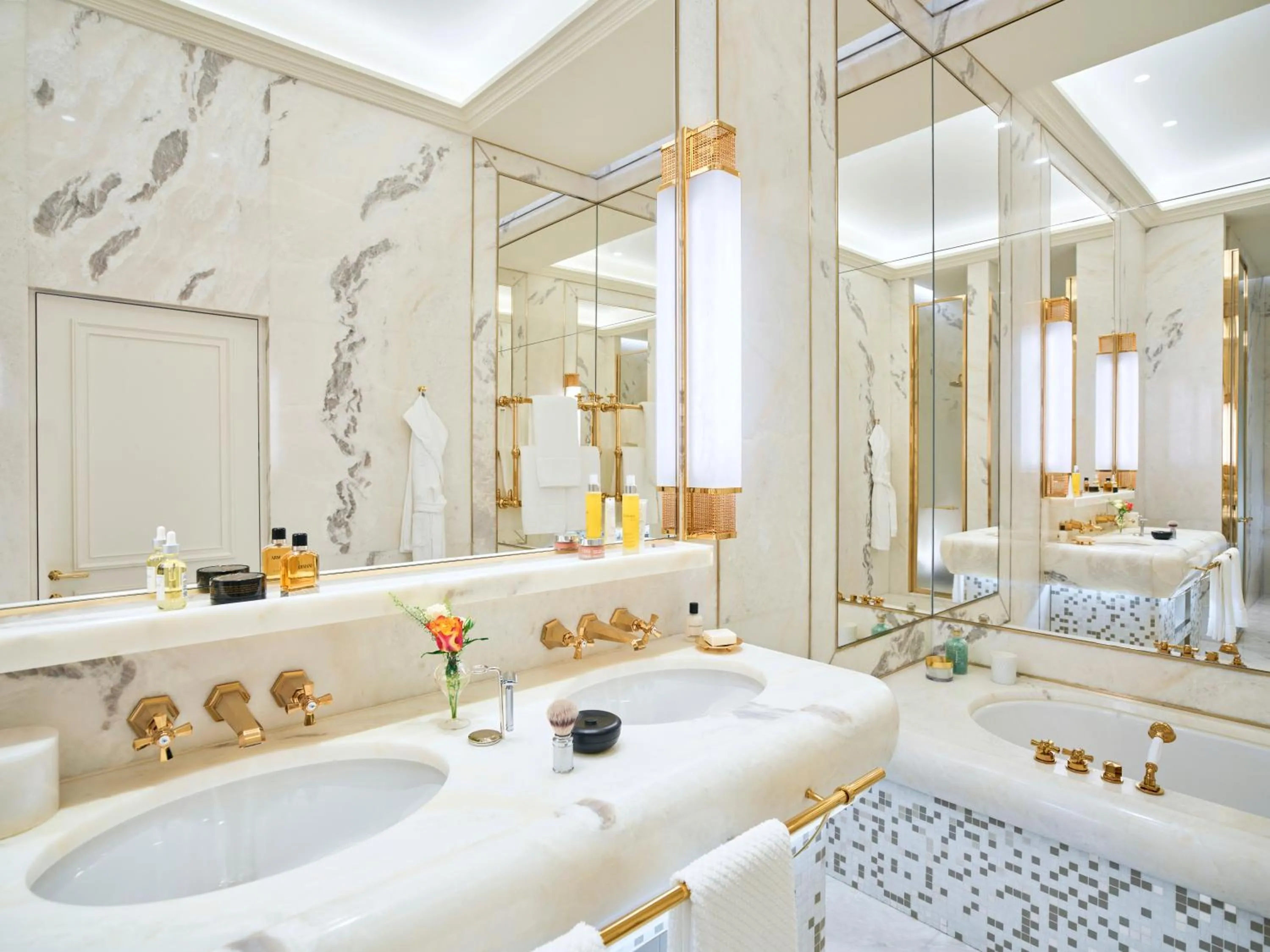 Bathroom in Hotel Eden - Dorchester Collection