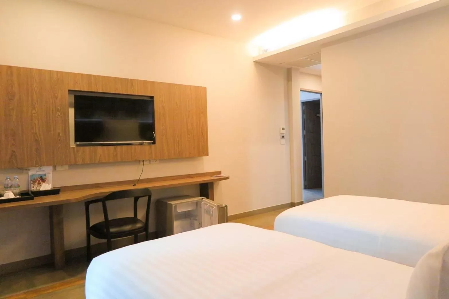 Bedroom, Bed in V20 Boutique Jacuzzi Hotel