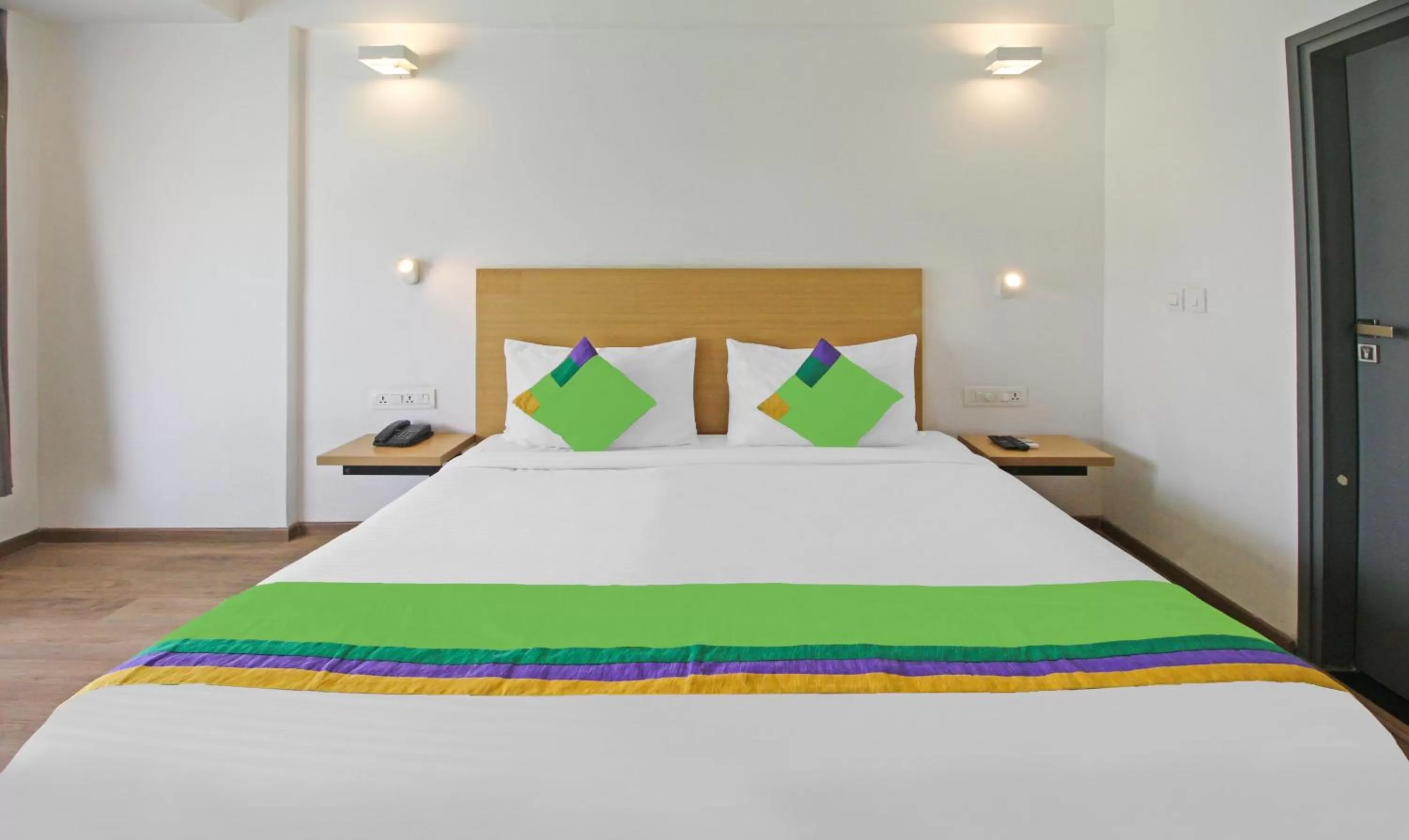 Bedroom, Bed in Treebo Grand Legacy Shahenshah