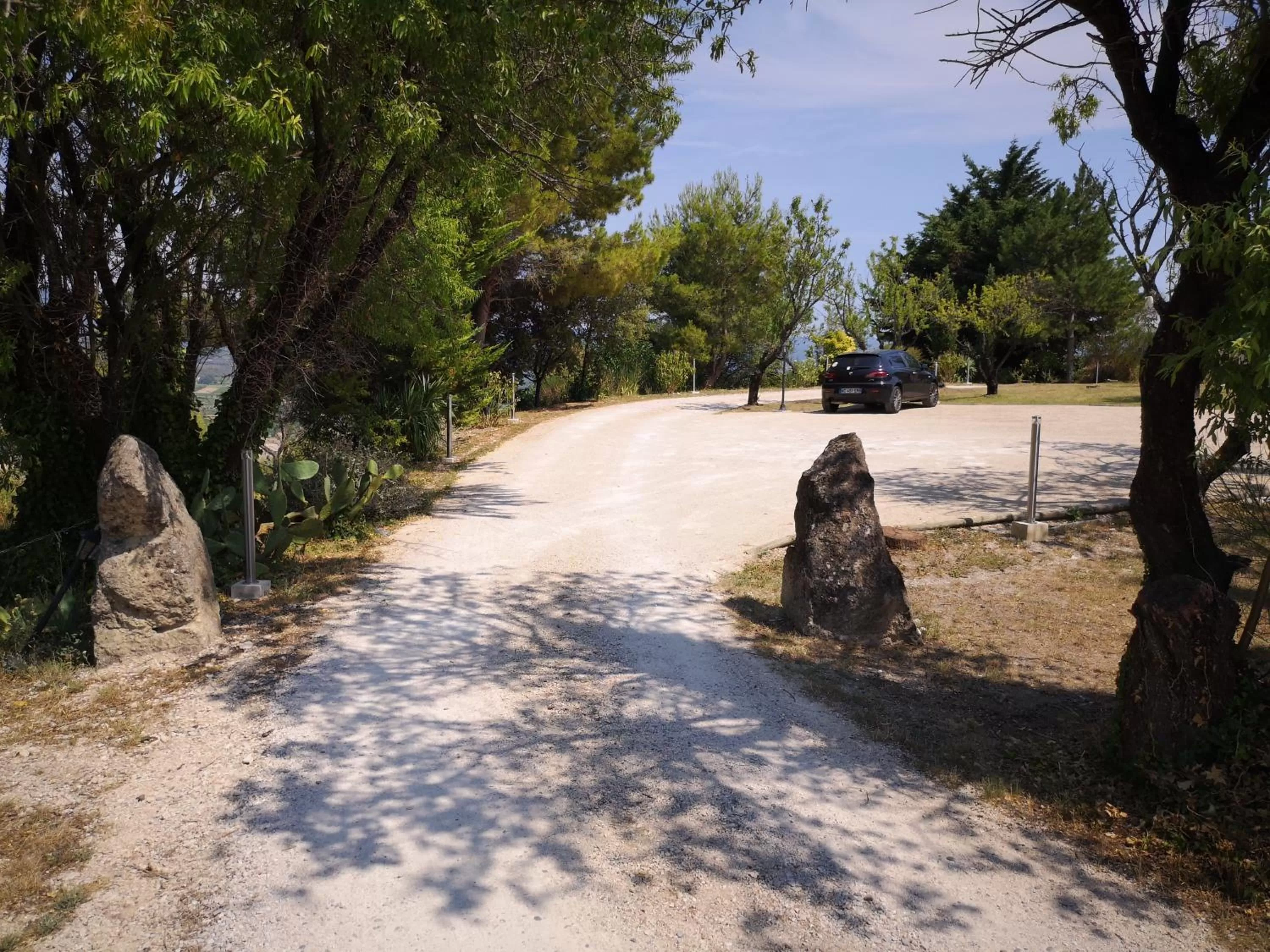 Parking in La Bastide du Limon