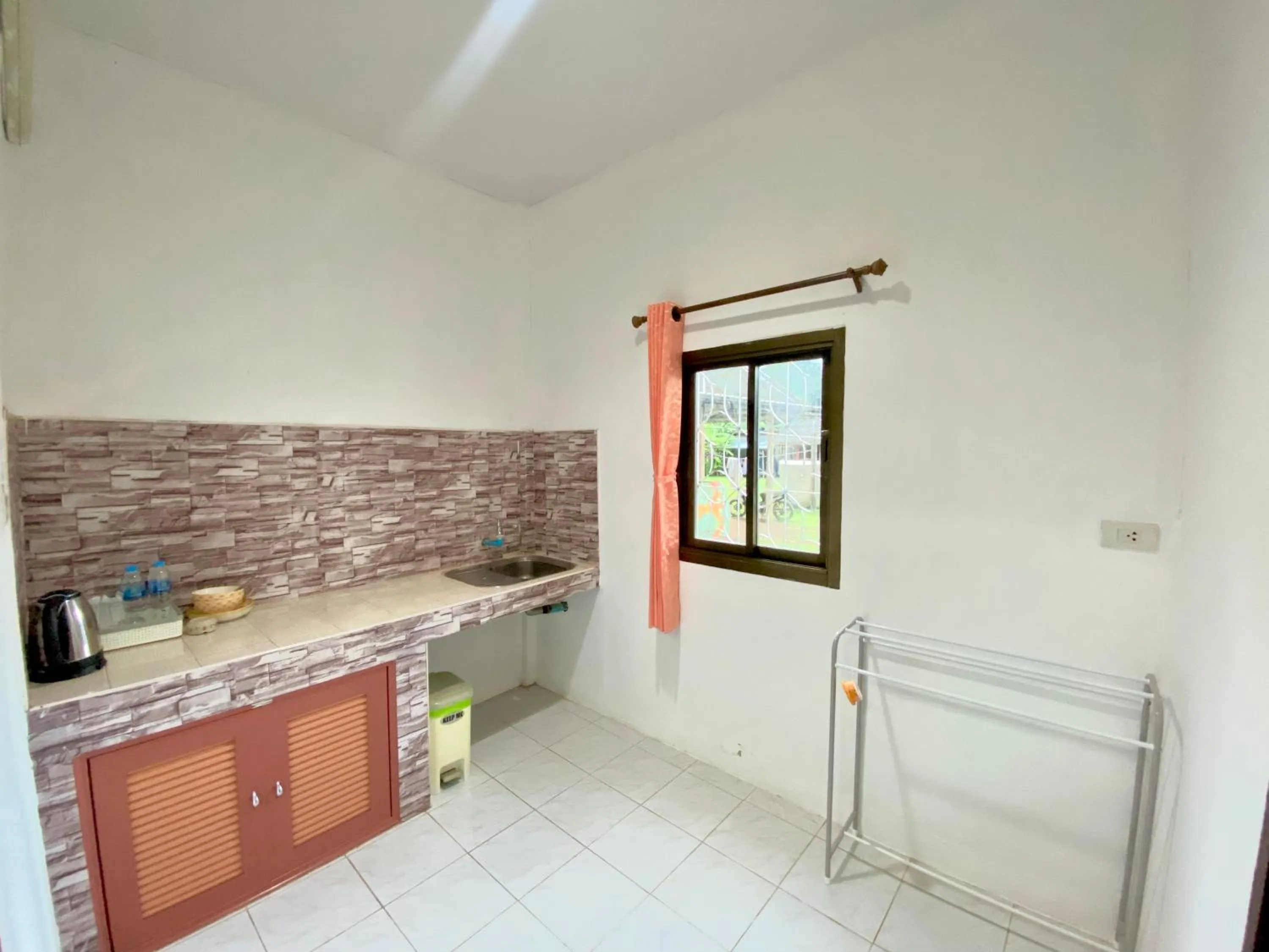 Kitchen or kitchenette in Hatzanda Lanta Resort - SHA Extra Plus