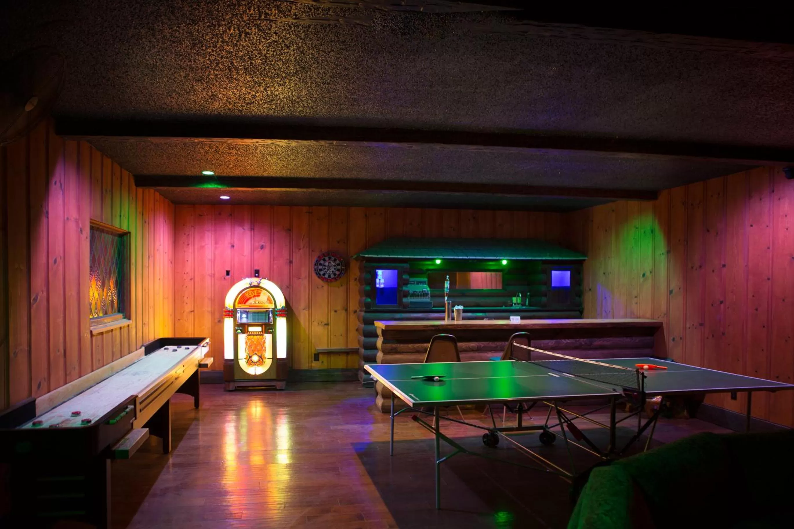 Hicksville Pines Chalets & Motel