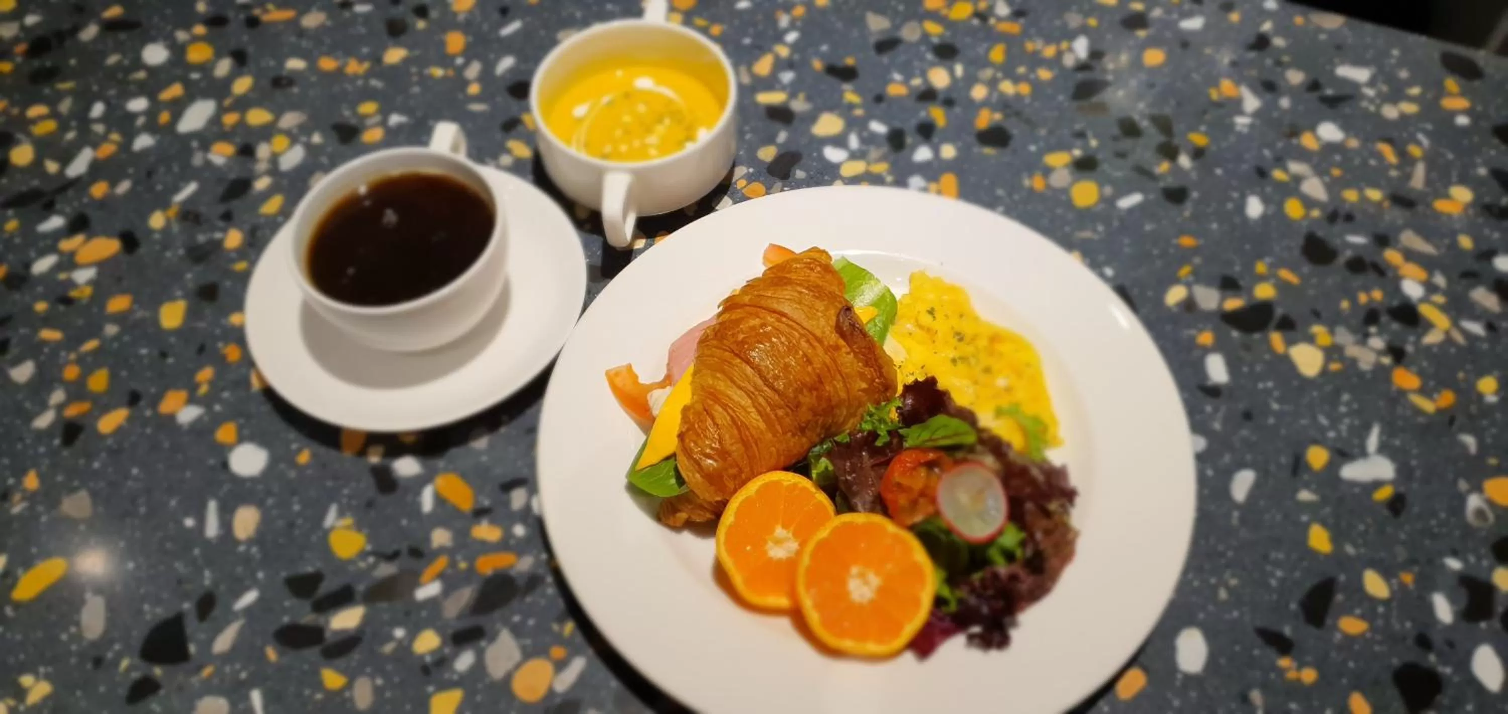 Food and drinks in Capace Hotel Gangnam