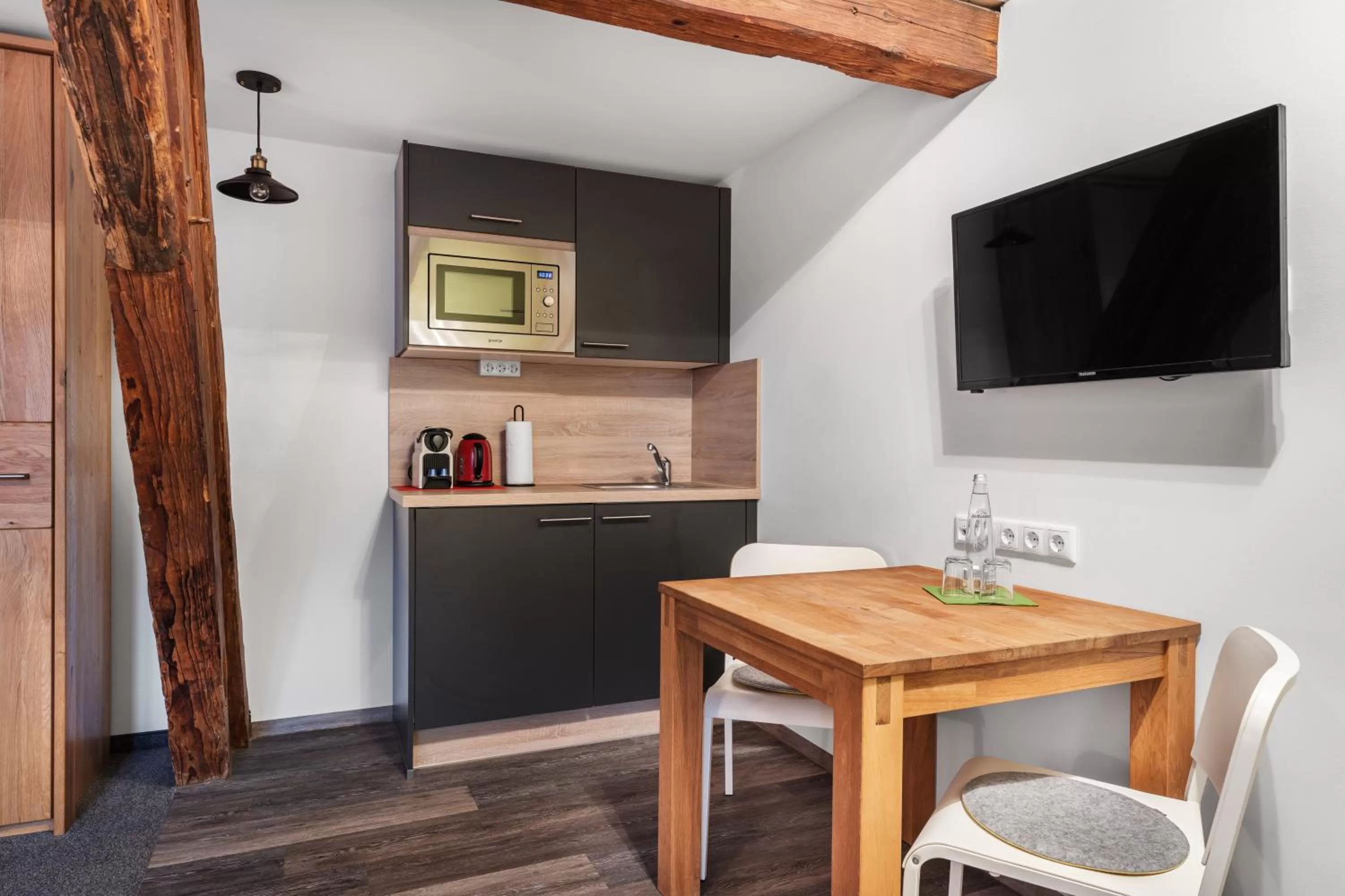 TV and multimedia in Schieners Hotel & Apfelhof Apartments