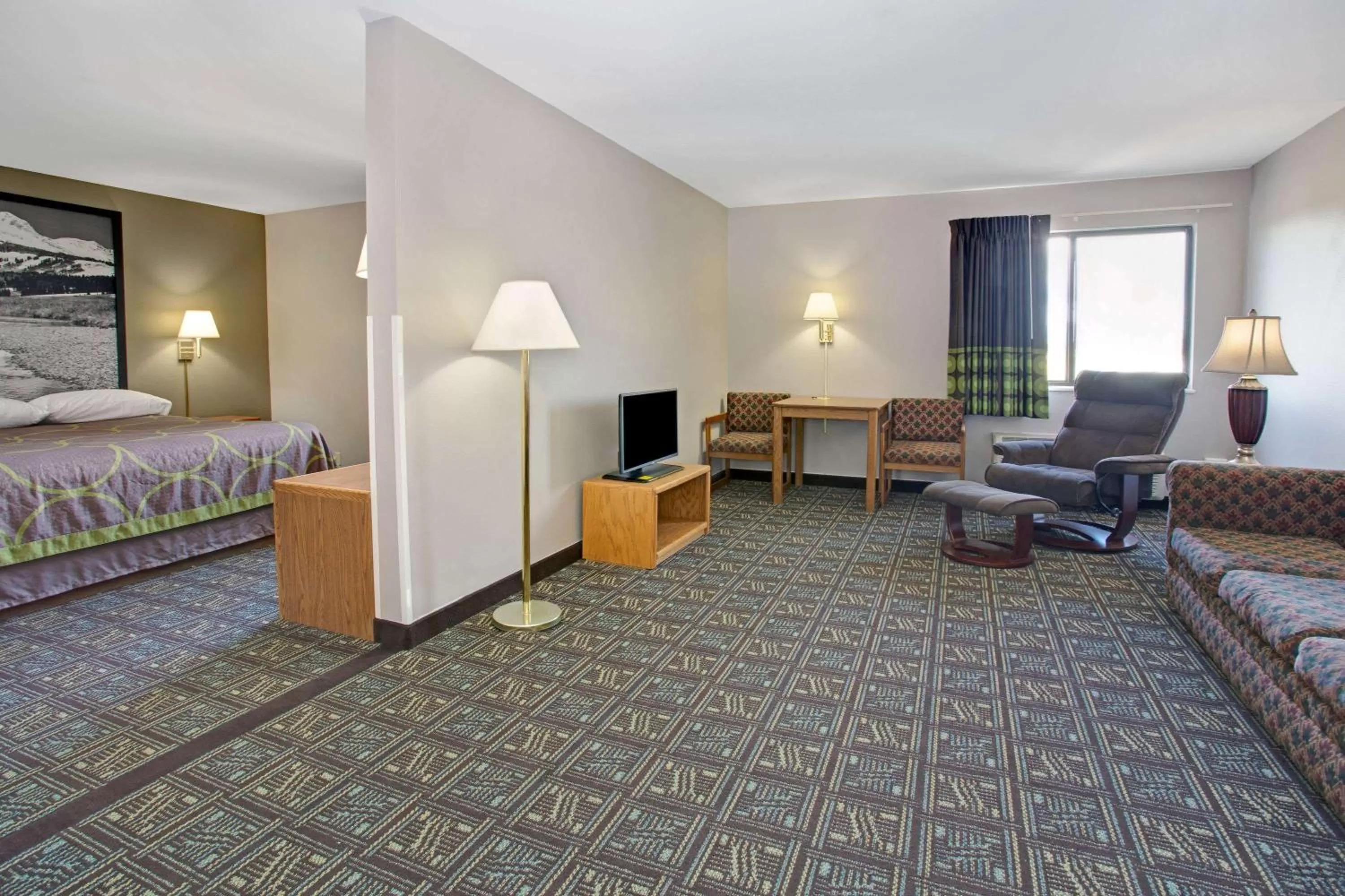 Photo of the whole room, Bed in Super 8 by Wyndham Fort Collins
