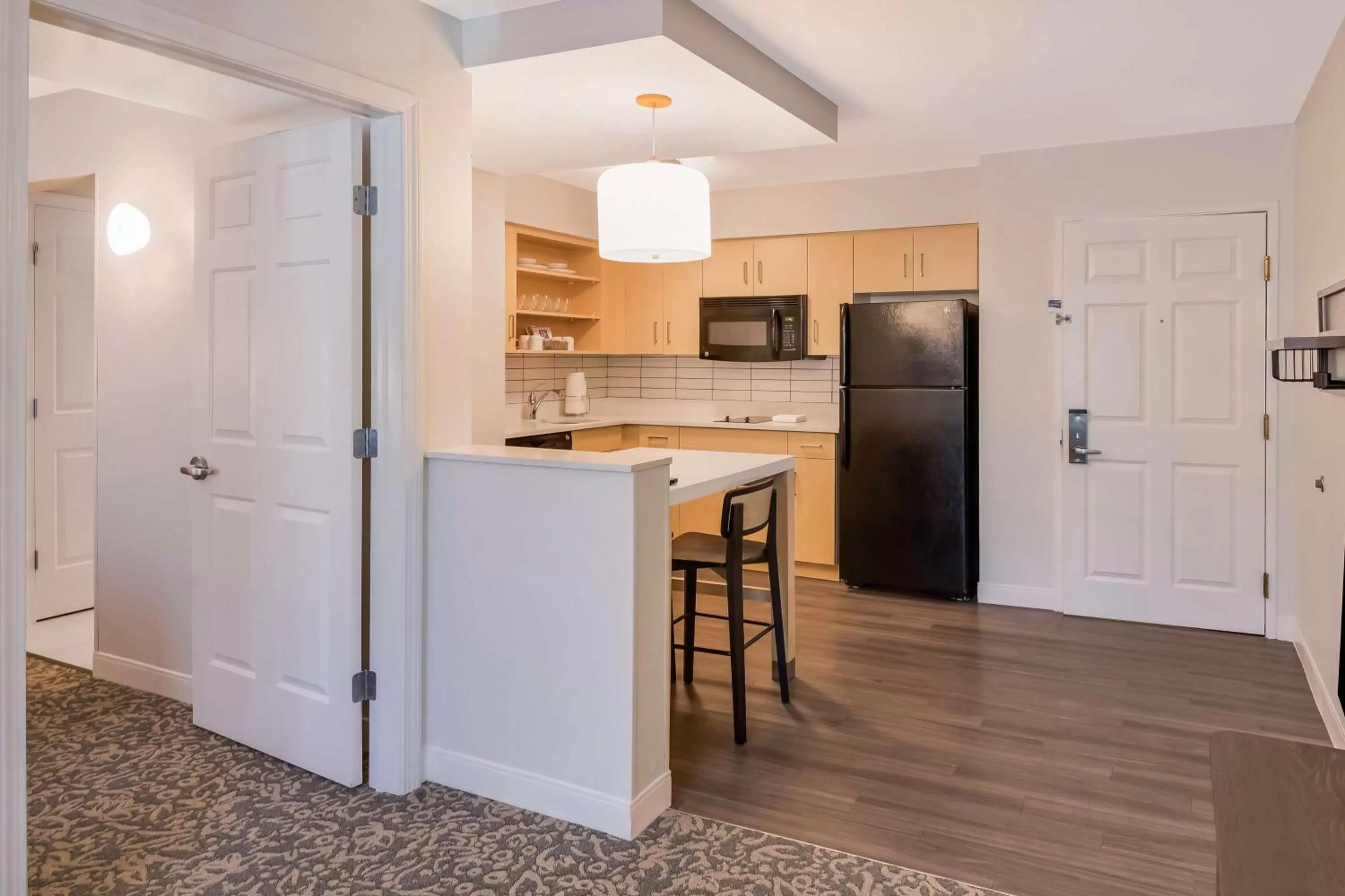 Kitchen or kitchenette in Sonesta ES Suites Andover Boston