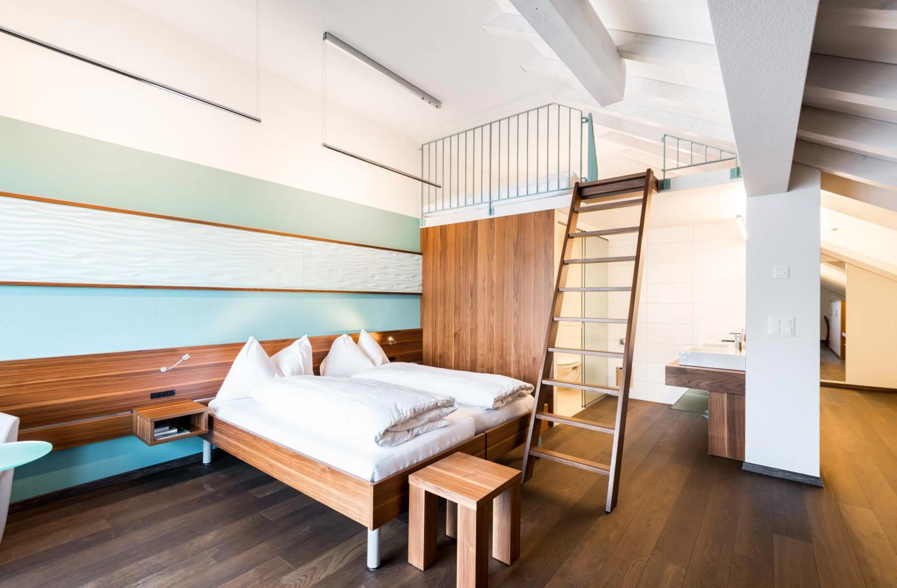 Photo of the whole room, Bed in Hotel Nidwaldnerhof direkt am See