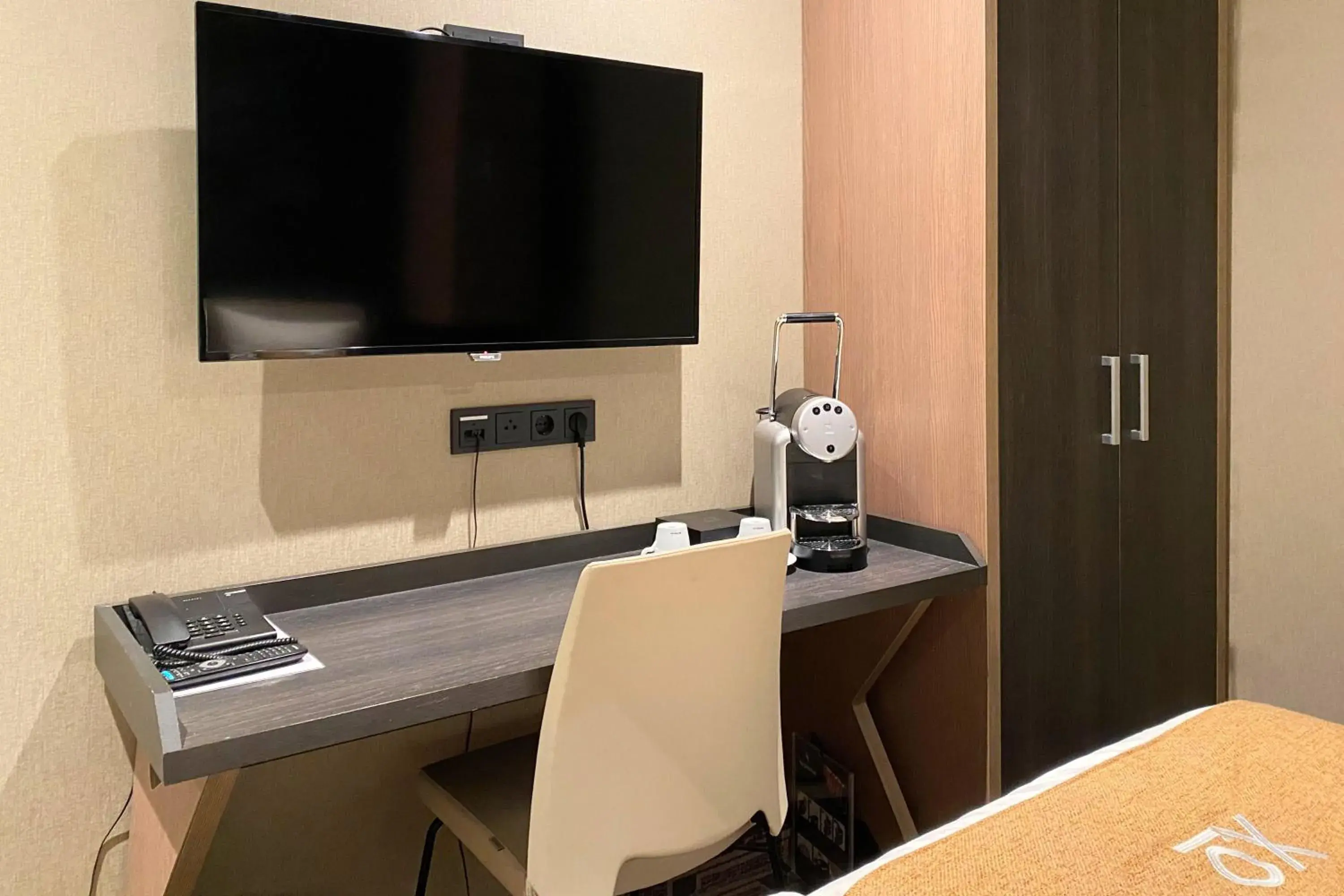 Twin Room no window in XO Hotel Inner Twin Room no window in XO Hotel Inner