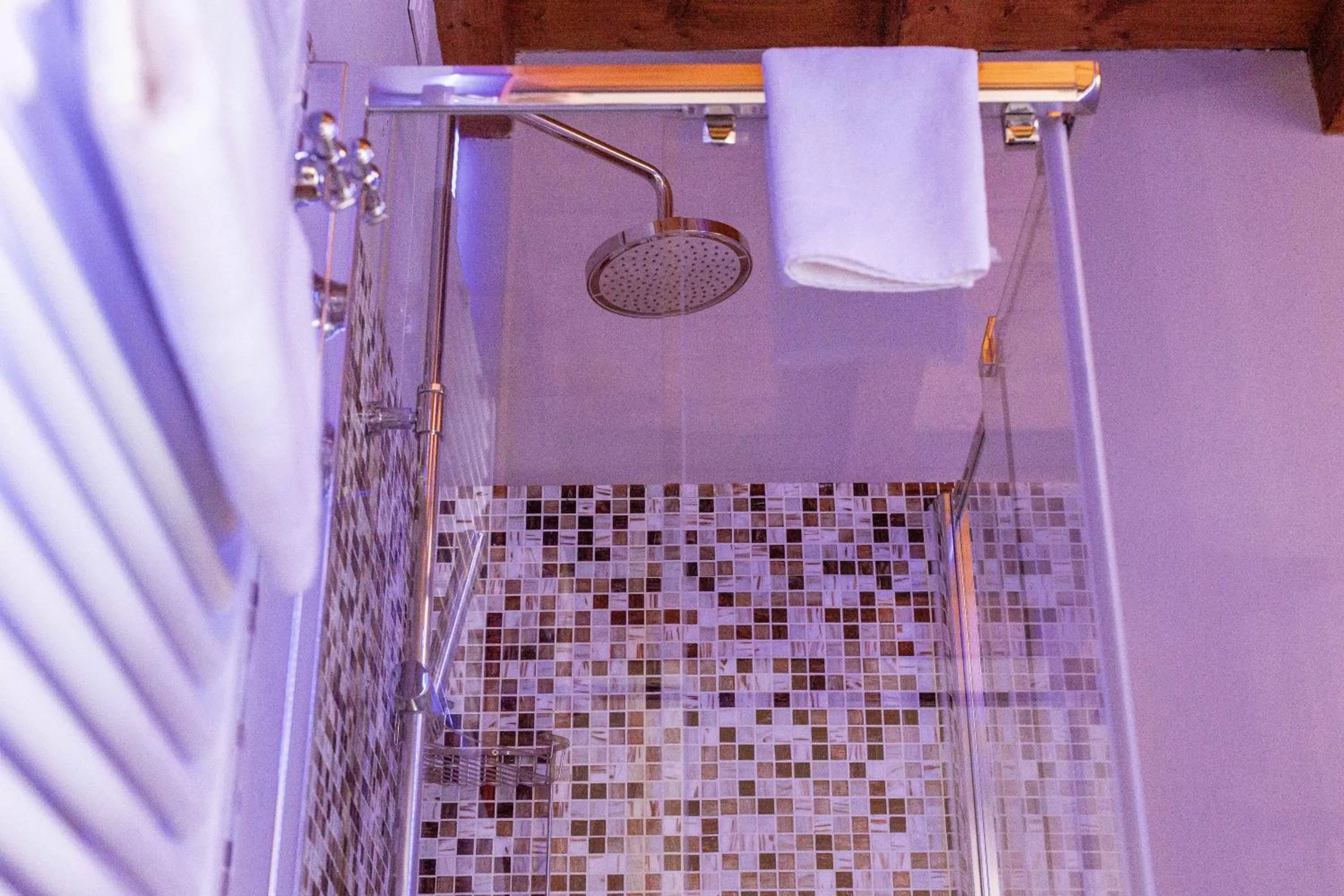 Bathroom in Classique