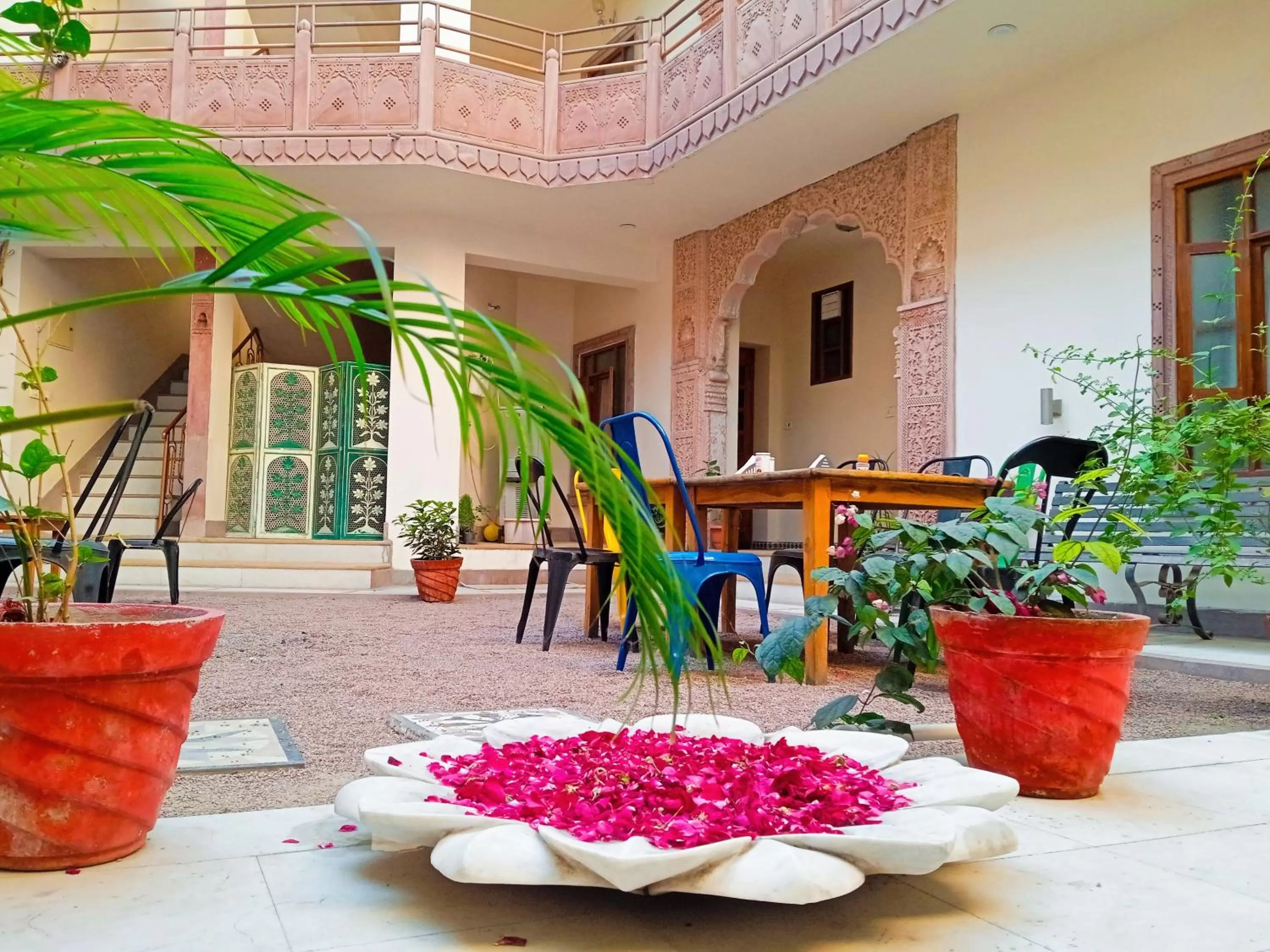 Restaurant/places to eat in Rigmor haveli
