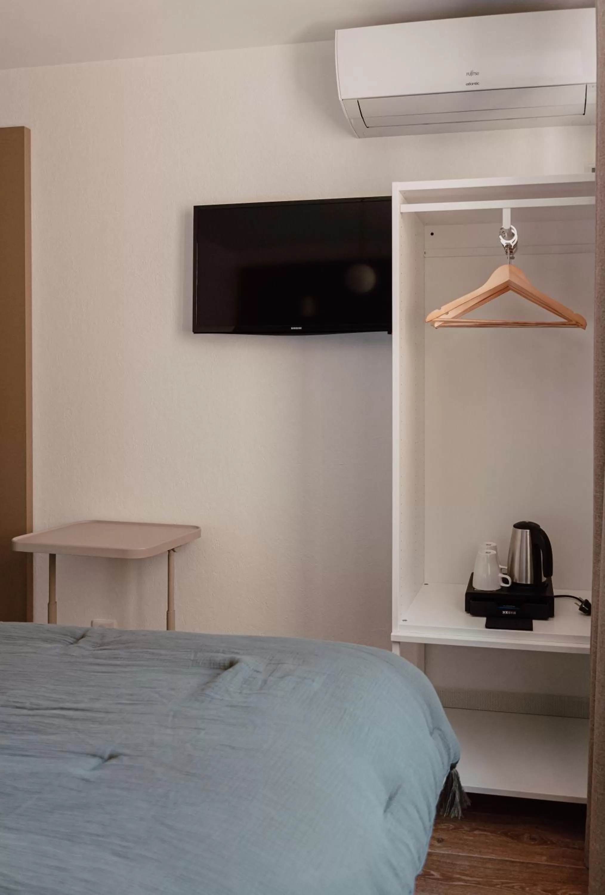 Bed in Mage hôtels - Hôtel la grenette - Brasserie Bonté Divine