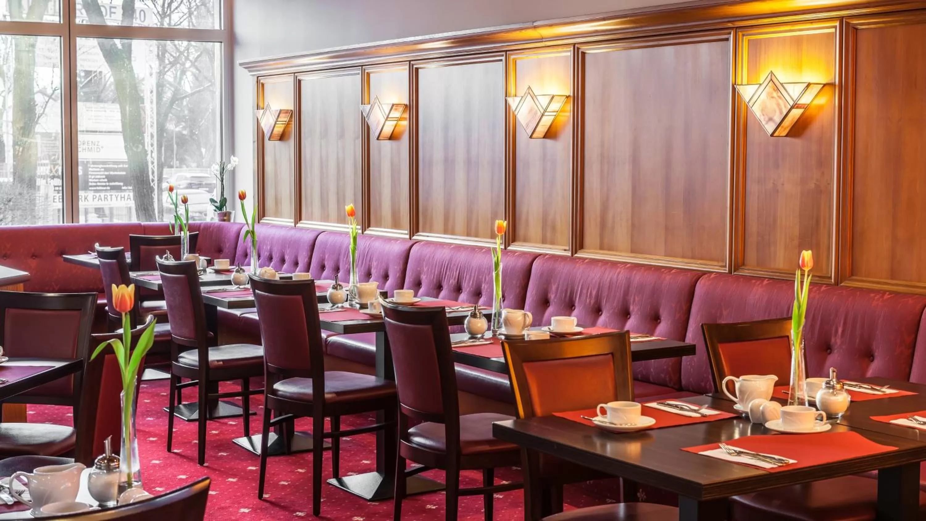 Restaurant/places to eat in Holiday Inn Munich - South by IHG