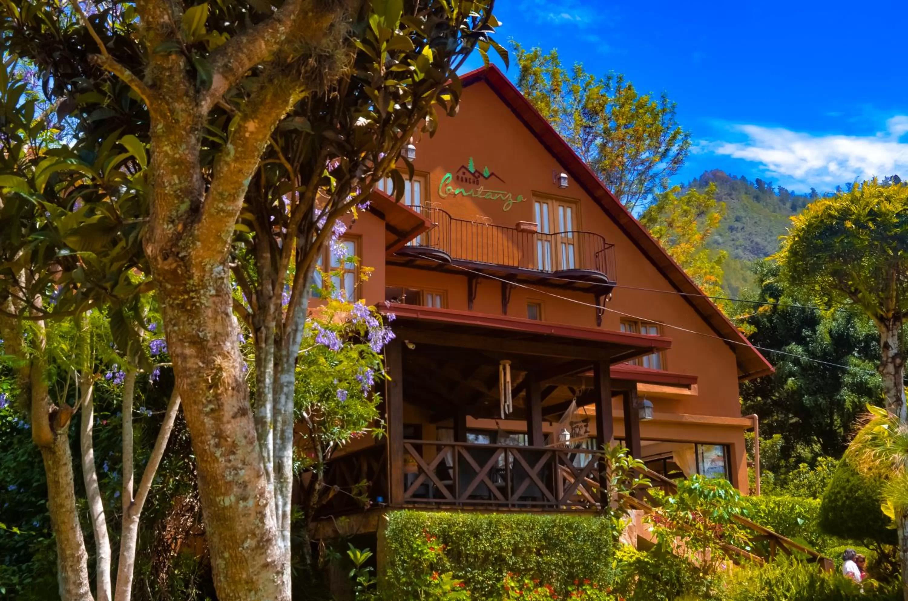 Facade/entrance in Hotel Rancho Constanza & Cabañas de la Montaña