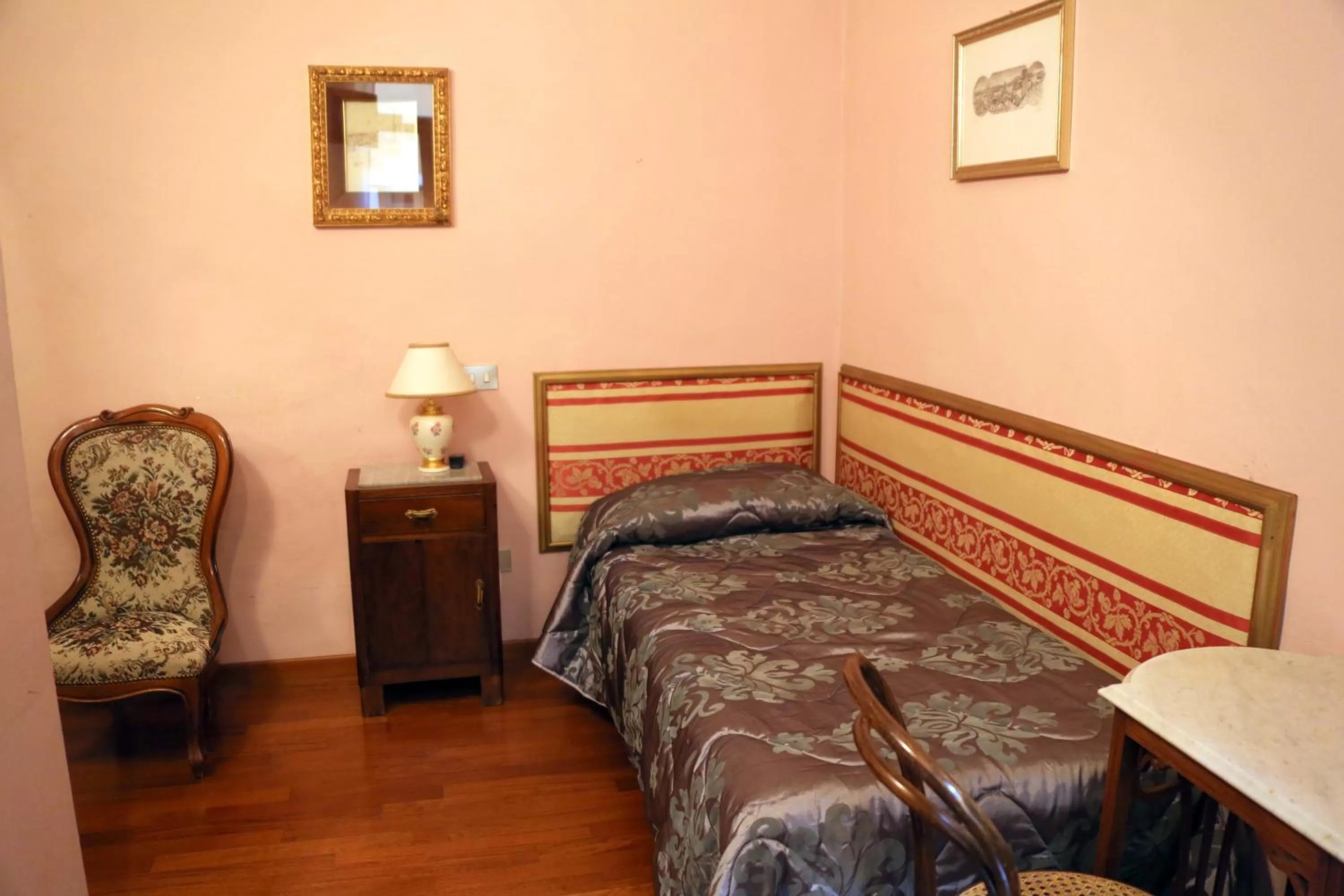 Deluxe Single Room - single occupancy in Locanda Guidi