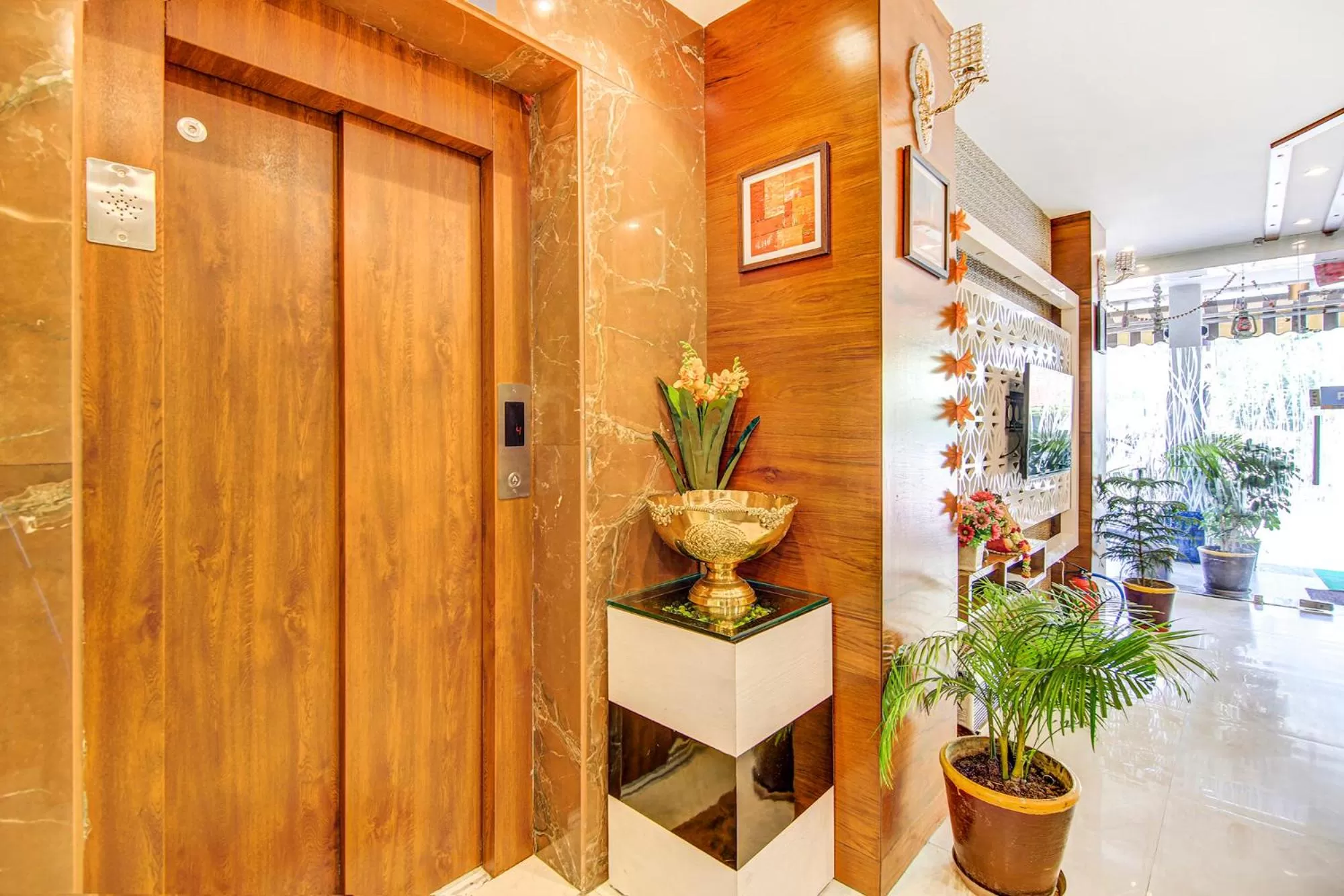 Lobby or reception in FabHotel The Khushi Regent