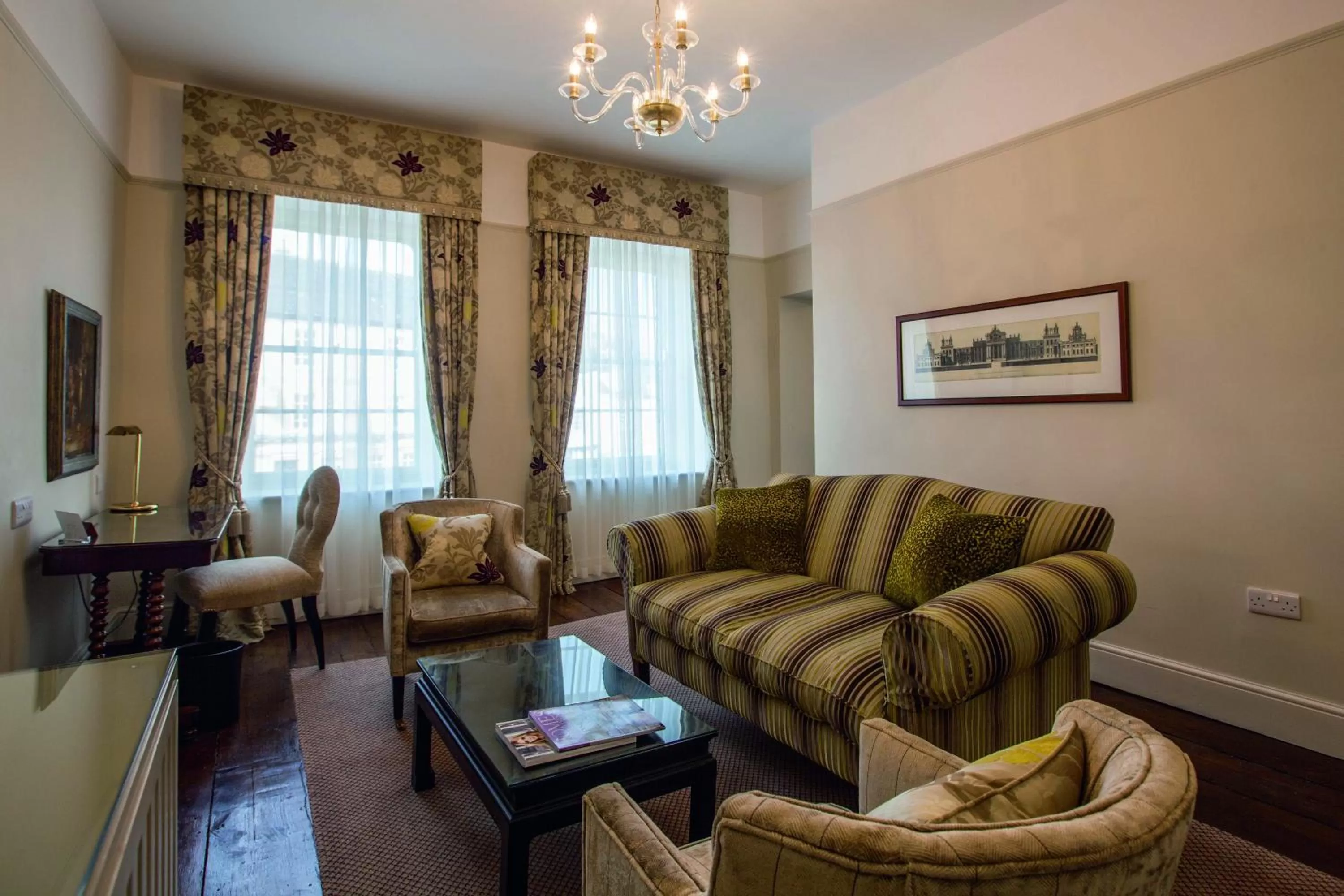 Living room in Macdonald Bear Hotel