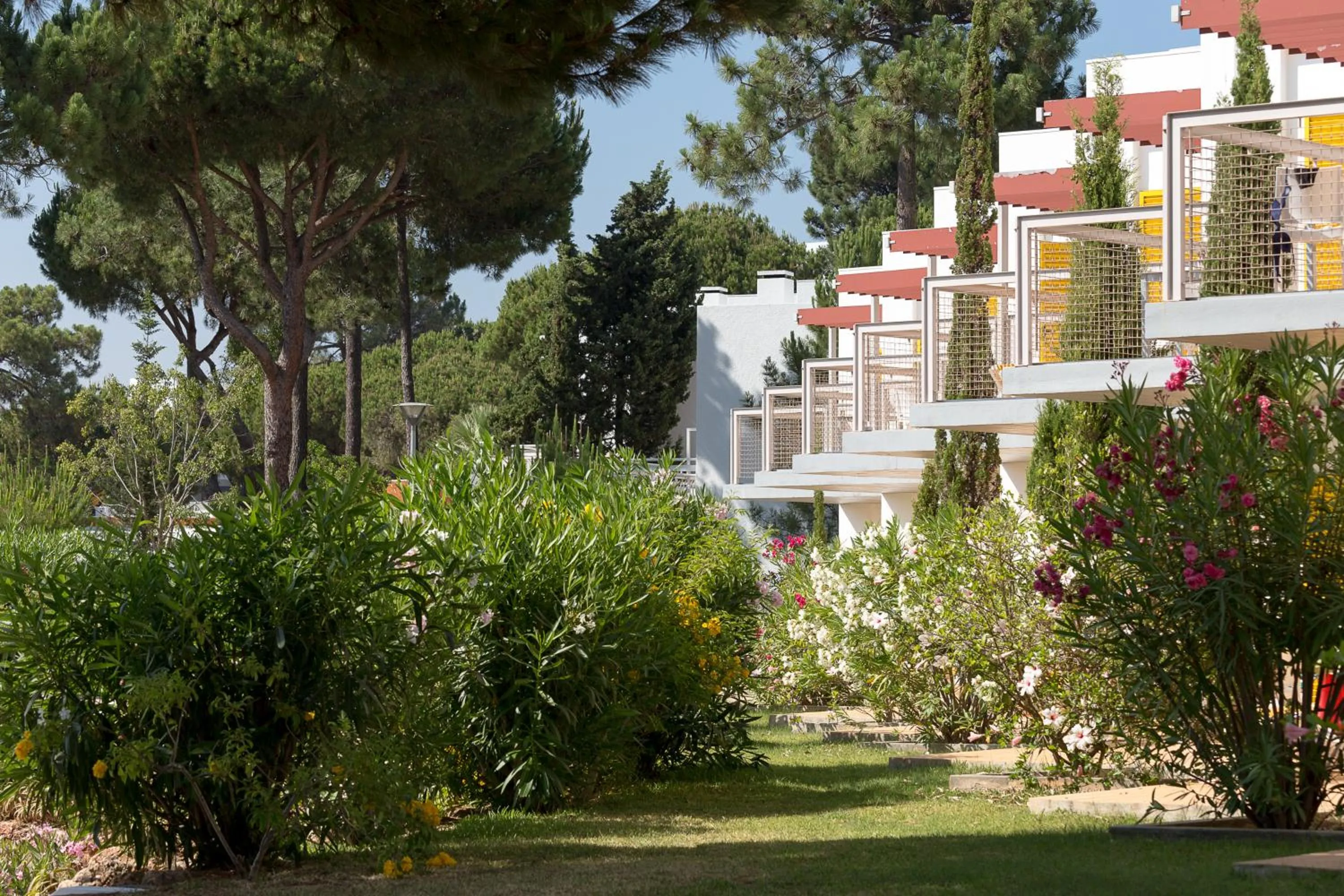 Garden in Apartamentos Turisticos Pinhal Da Marina