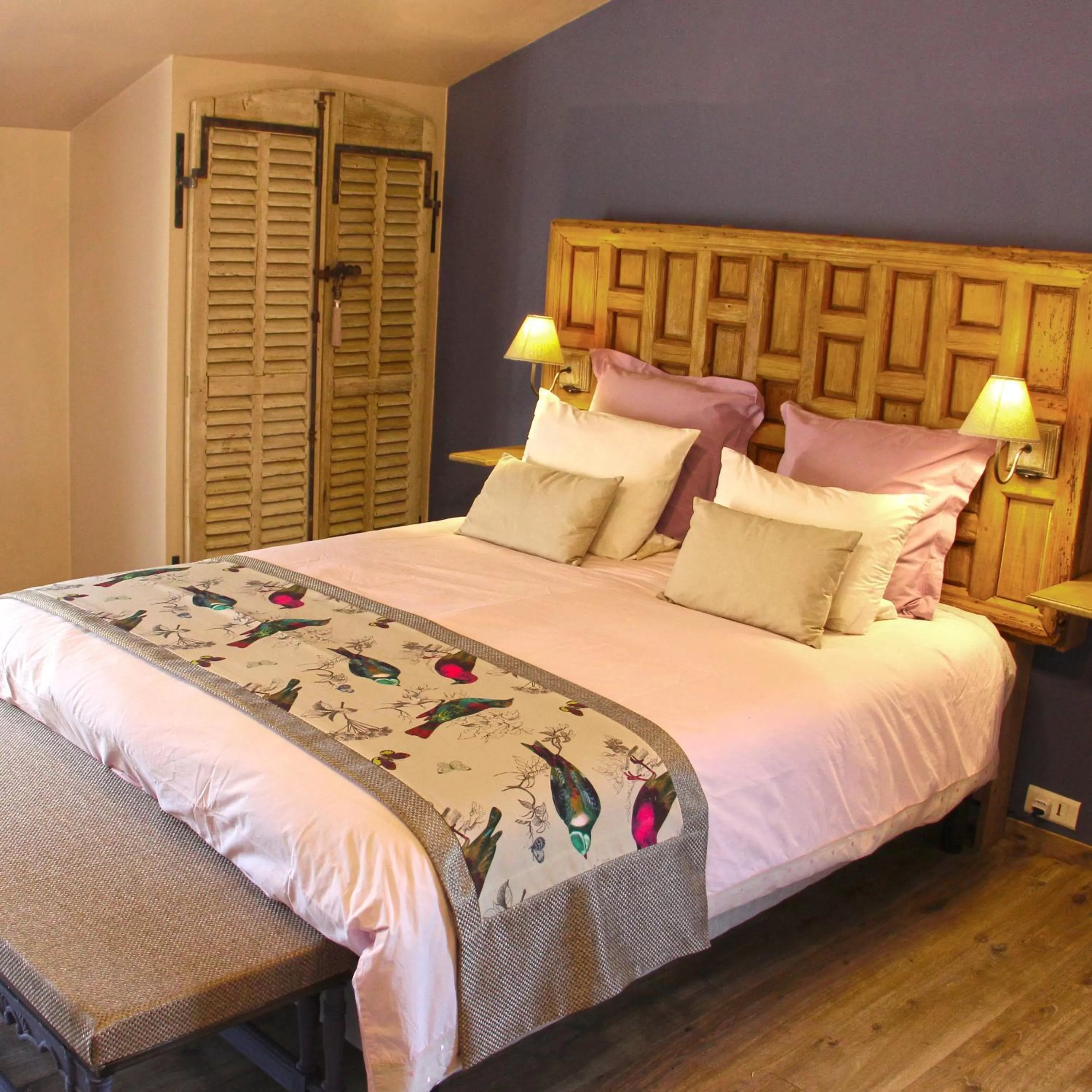 Bed in Sous les Platanes B&B