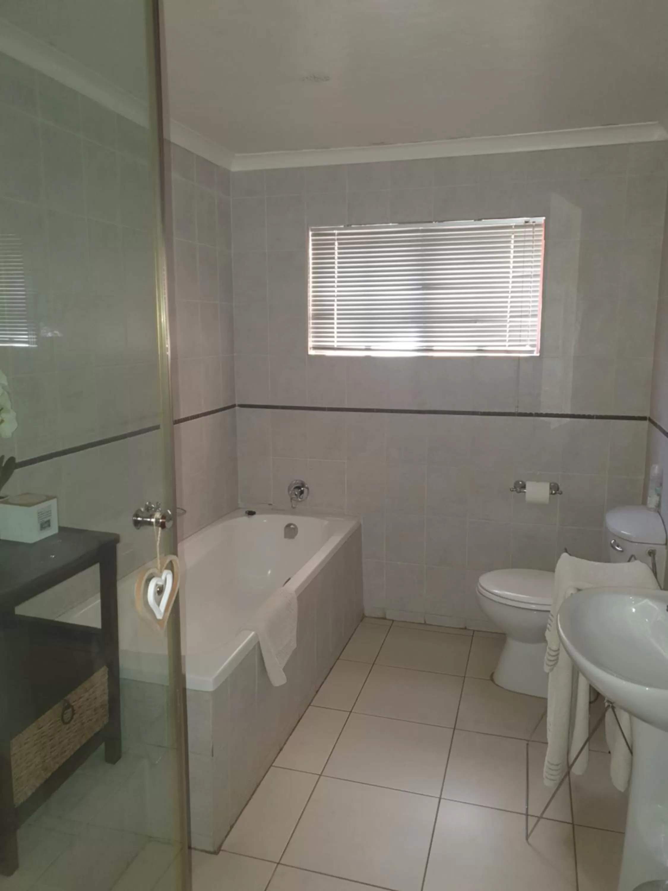 Bathroom in The Leopard Tree