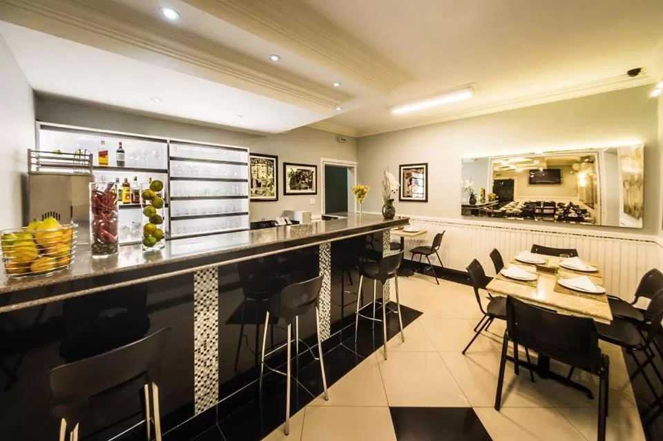 Restaurant/places to eat in Hotel KK