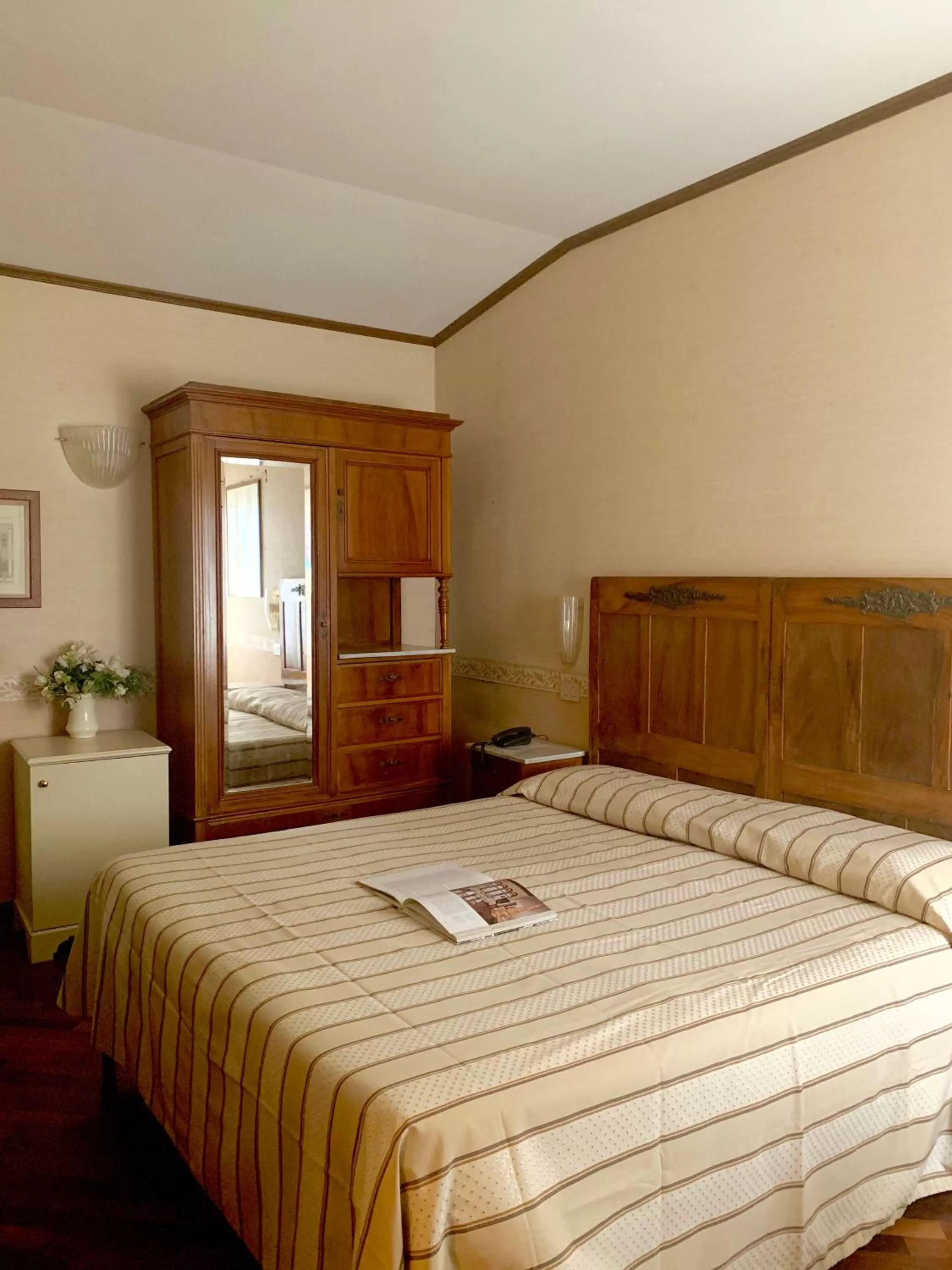 Bed in Hotel La Calcina