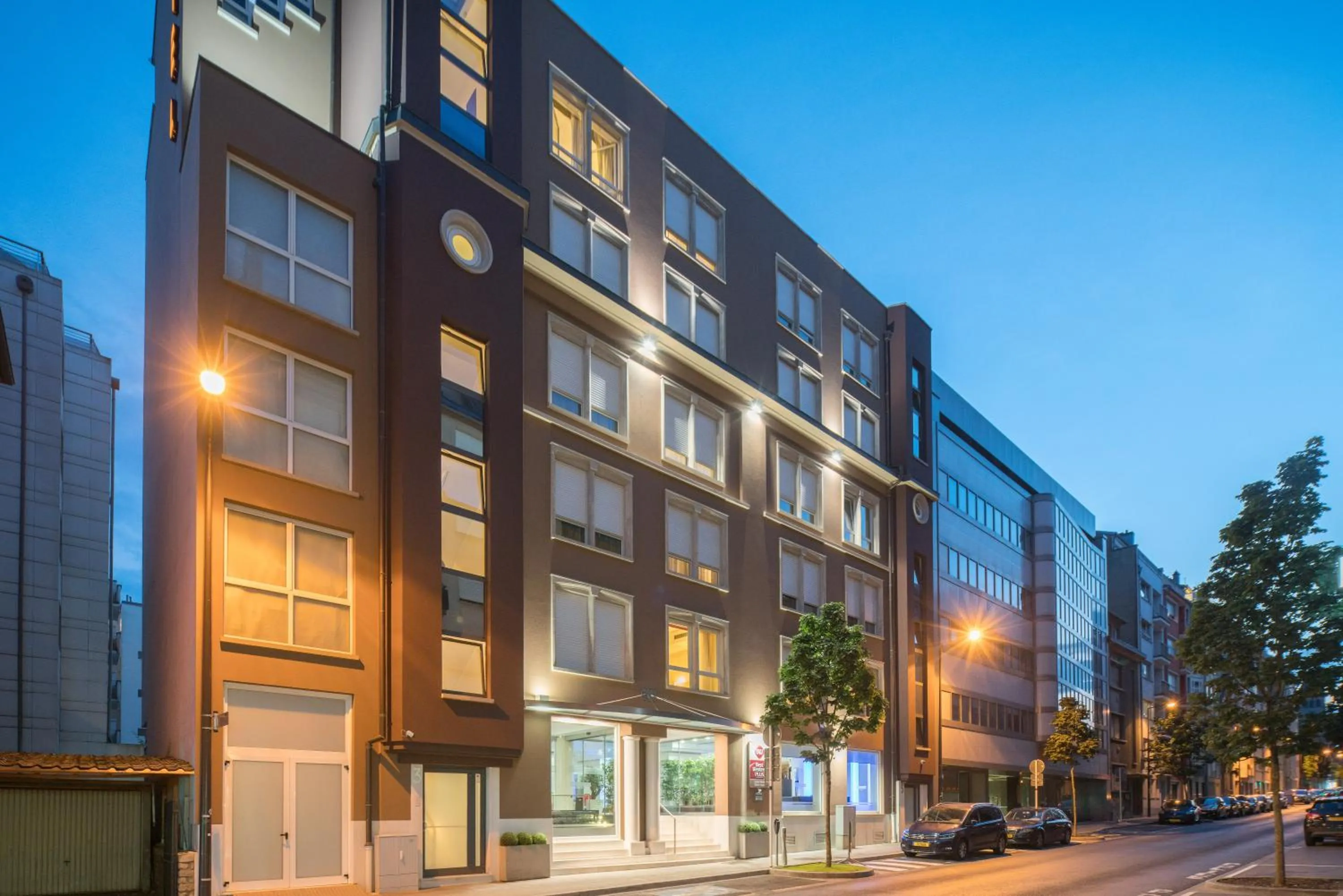 Property building in Best Western Plus Grand Hotel Victor Hugo