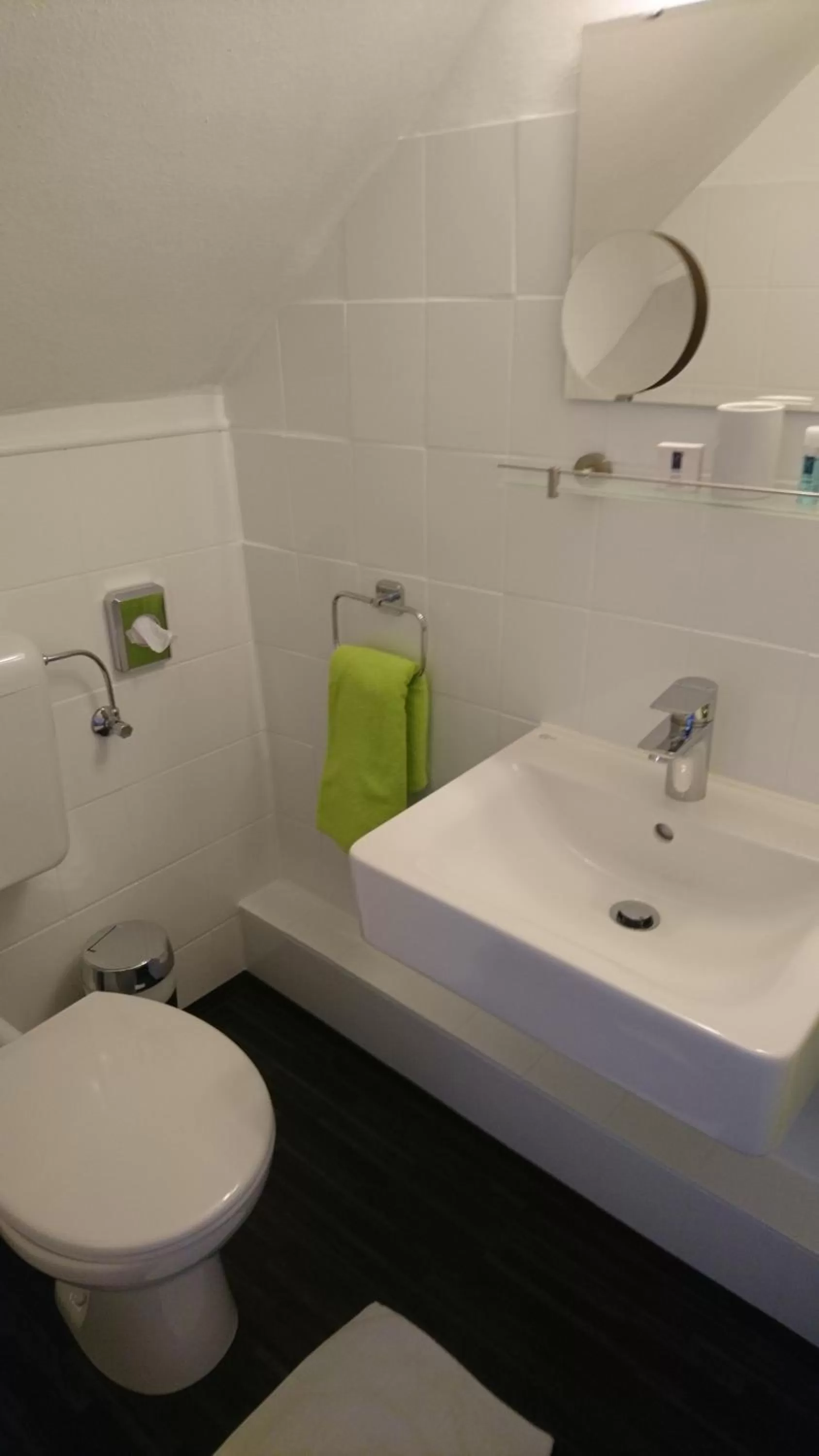 Toilet in Hotel Deutschherrenhof