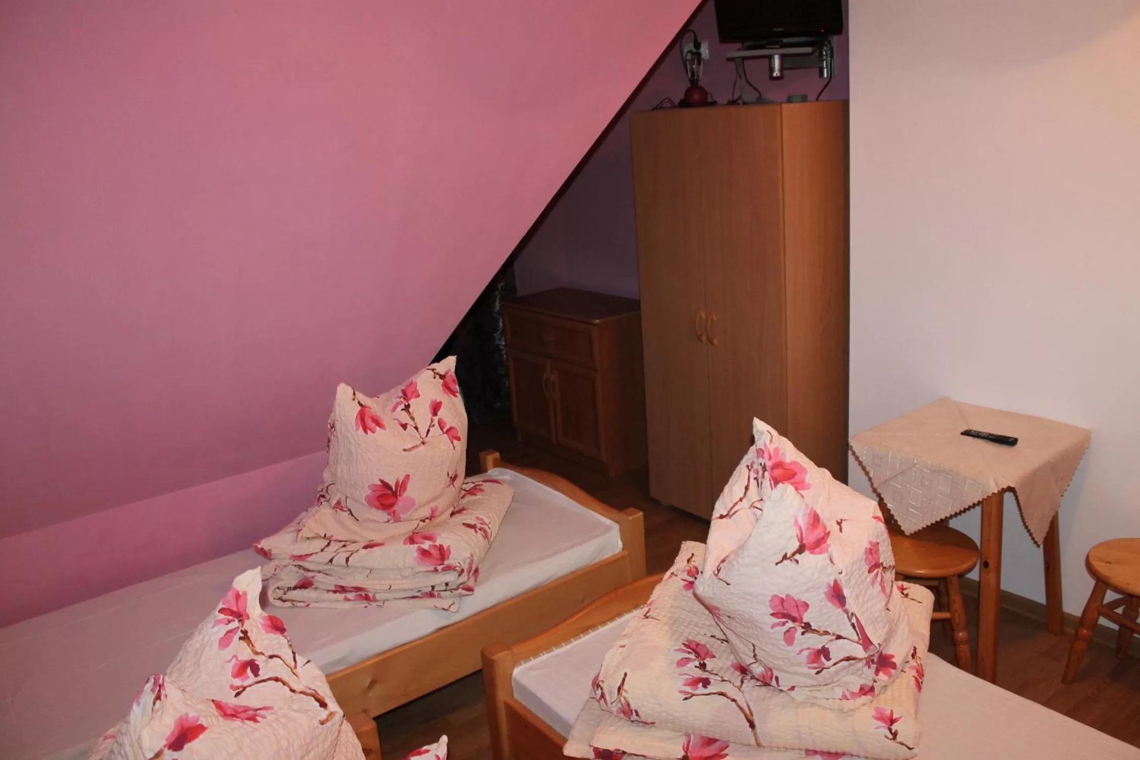 Decorative detail, Bed in Willa Grzesiczek