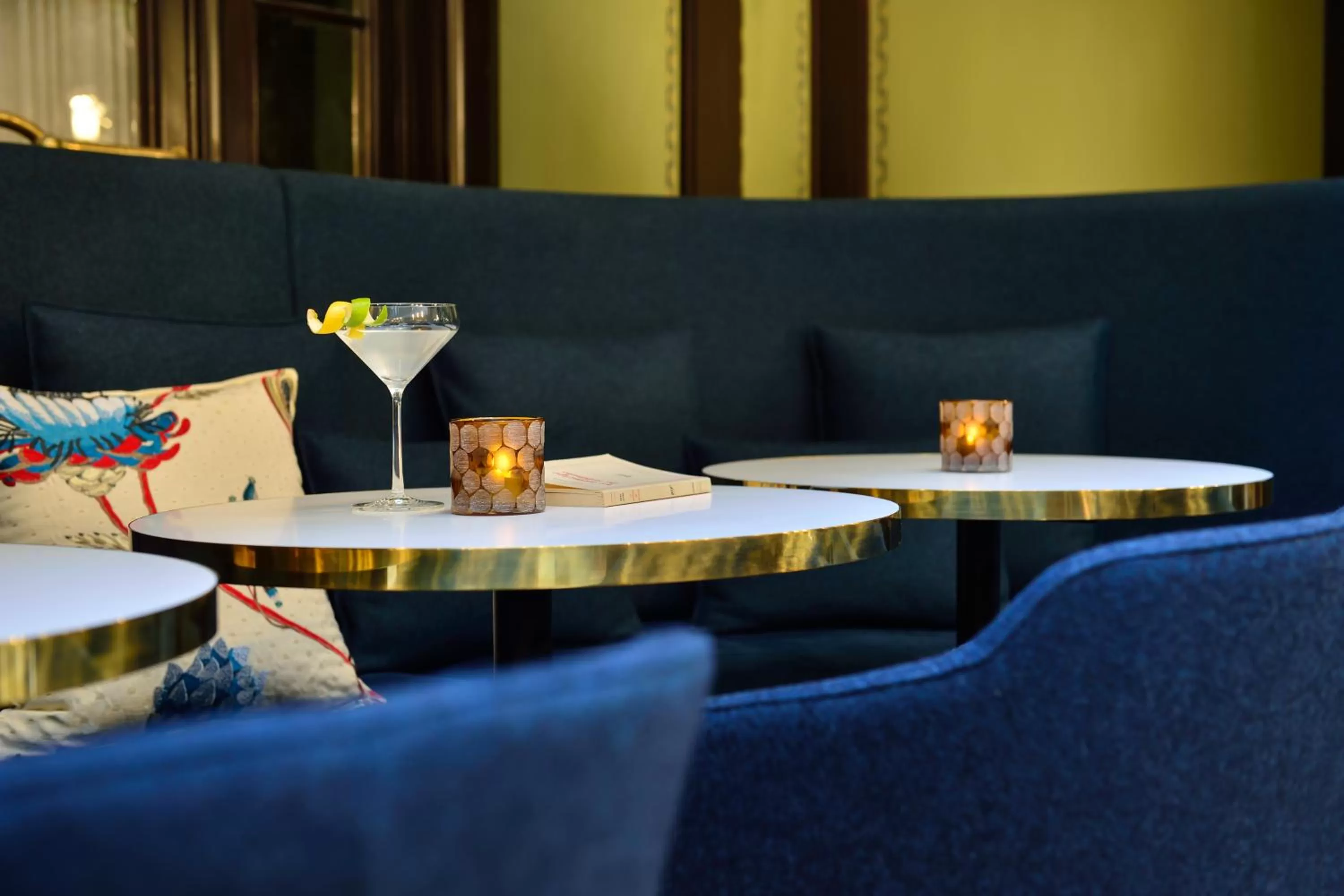 Lounge or bar in l'Echiquier Opéra Hotel Paris - MGallery Collection