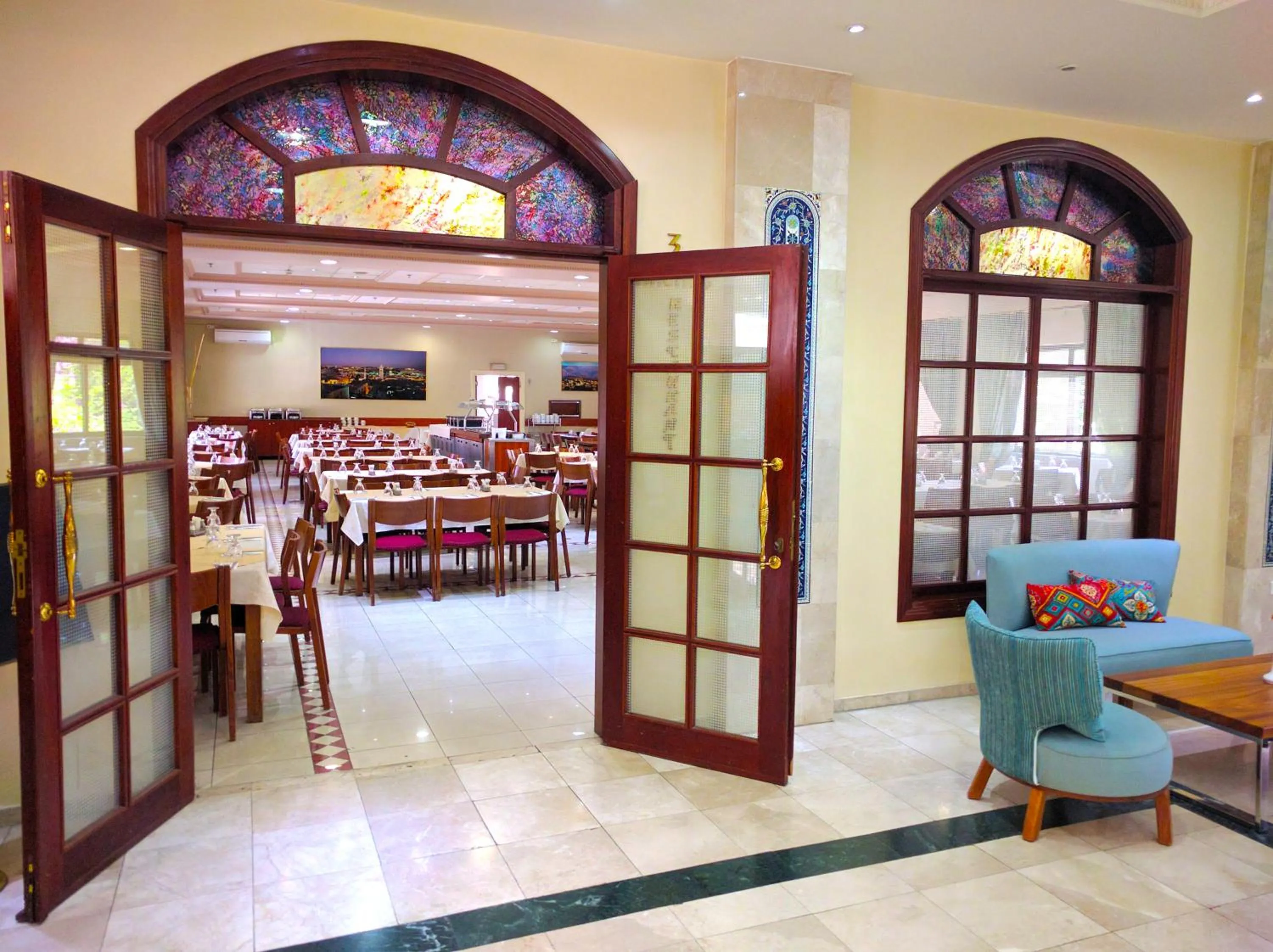 Restaurant/places to eat in Holy Land Hotel